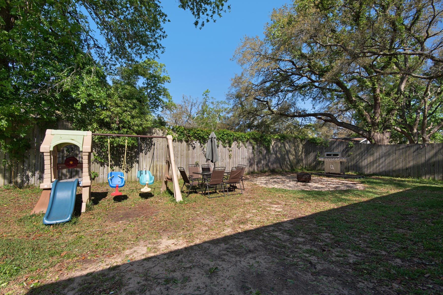 702 Hazel Dr, Fort Walton Beach FL  32547-2002 exterior