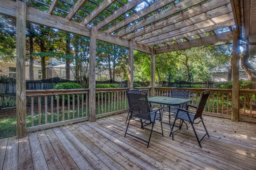 811 Coldwater Creek Cir, Niceville FL  32578-1653 exterior