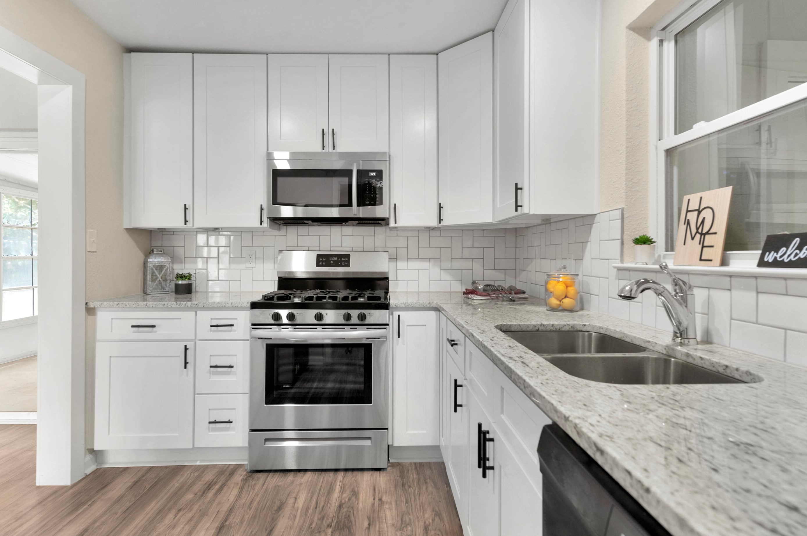 125 Terry Cir, Mary Esther FL  32569-1850 exterior