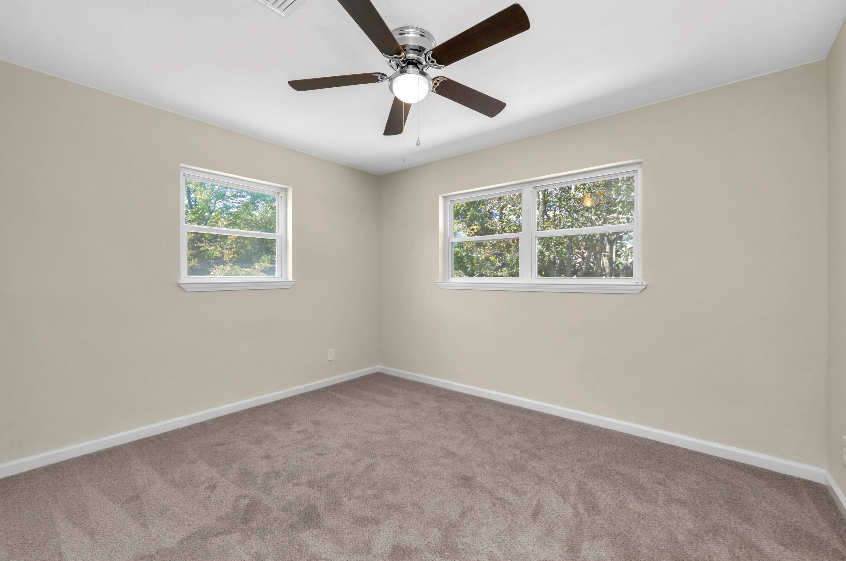 125 Terry Cir, Mary Esther FL  32569-1850 exterior