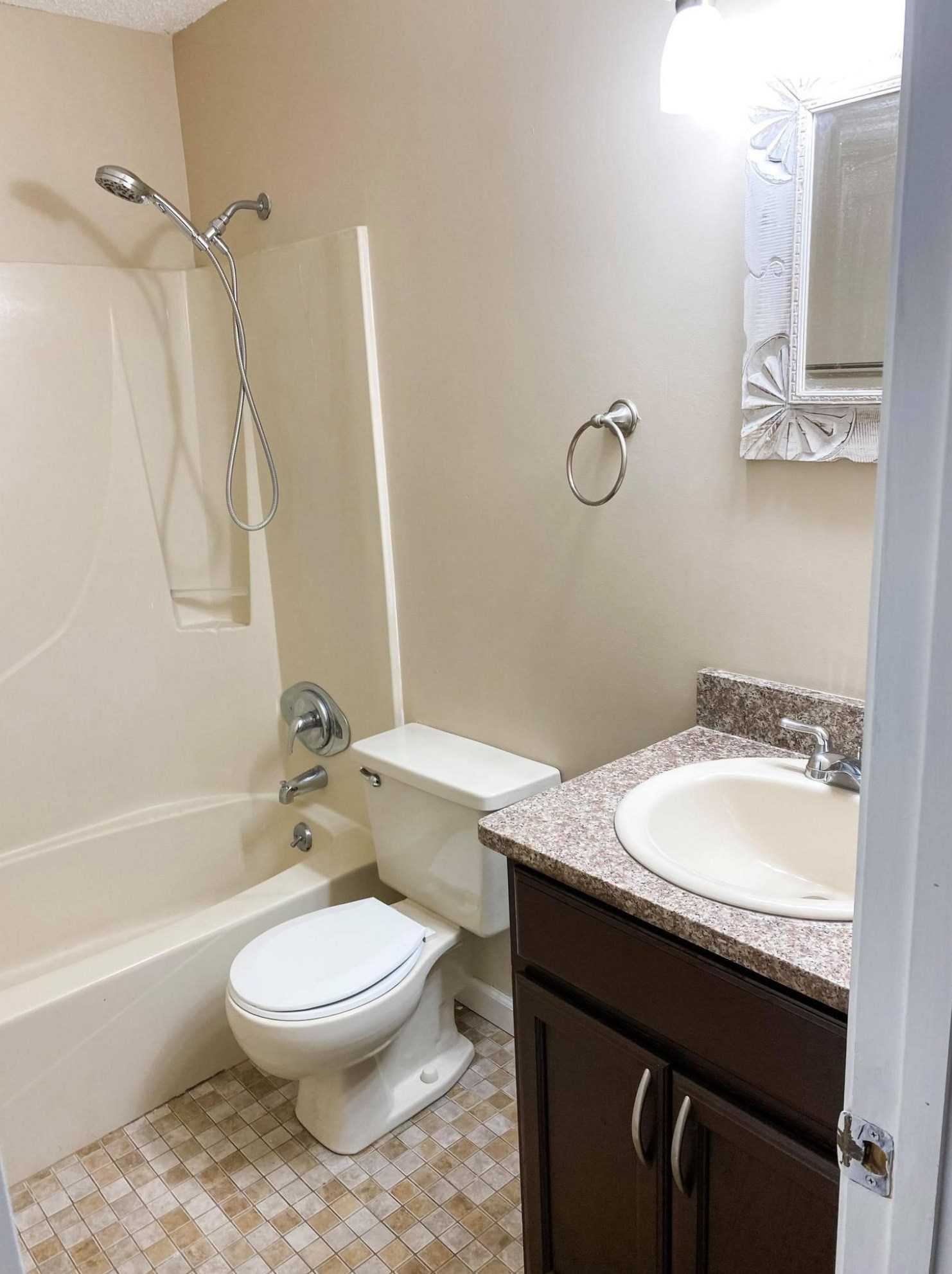 1718 Bennetts End, Fort Walton Beach FL  32547-6904 exterior