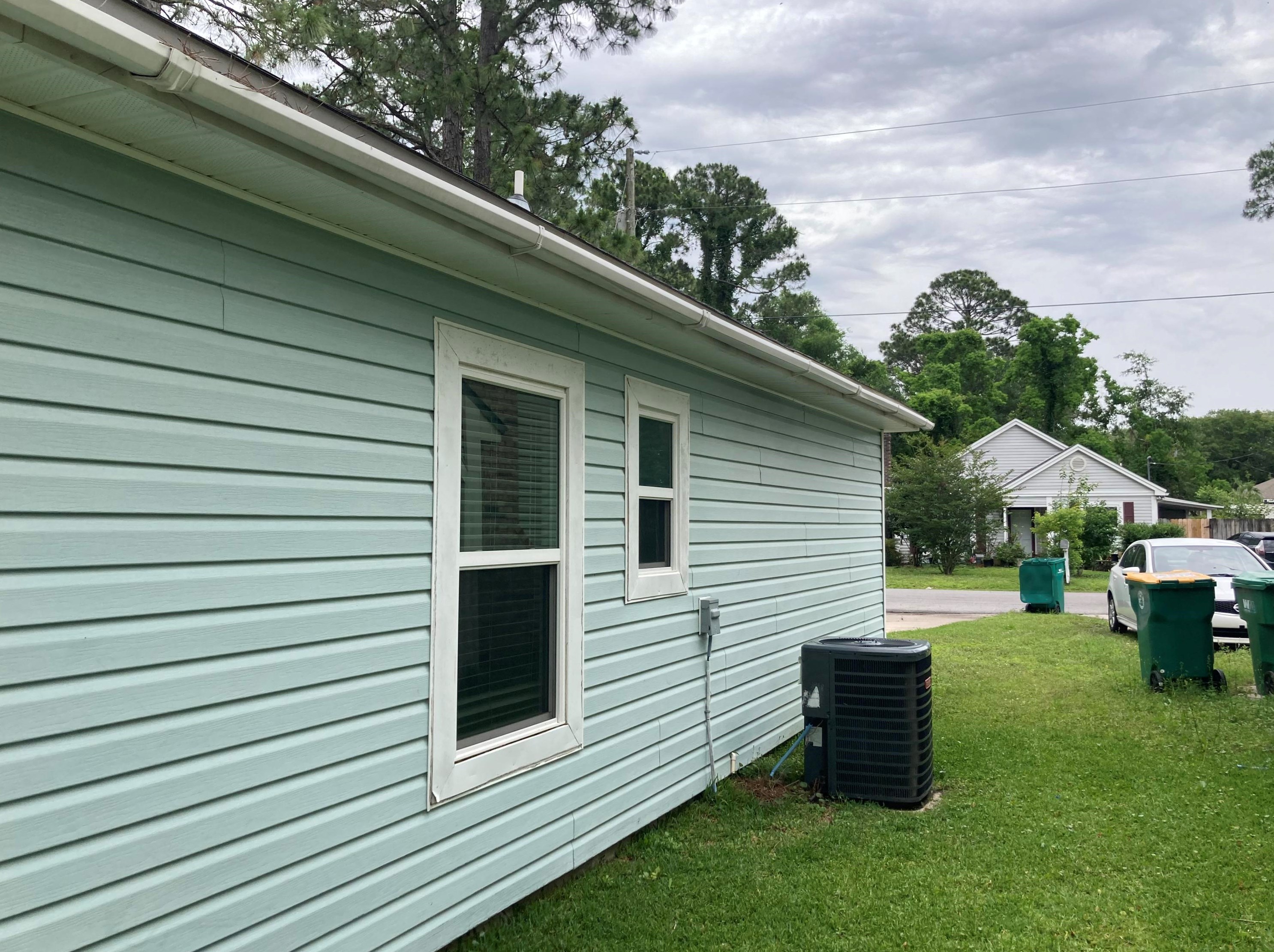 638 Lloyd St, Fort Walton Beach FL  32547-7121 exterior