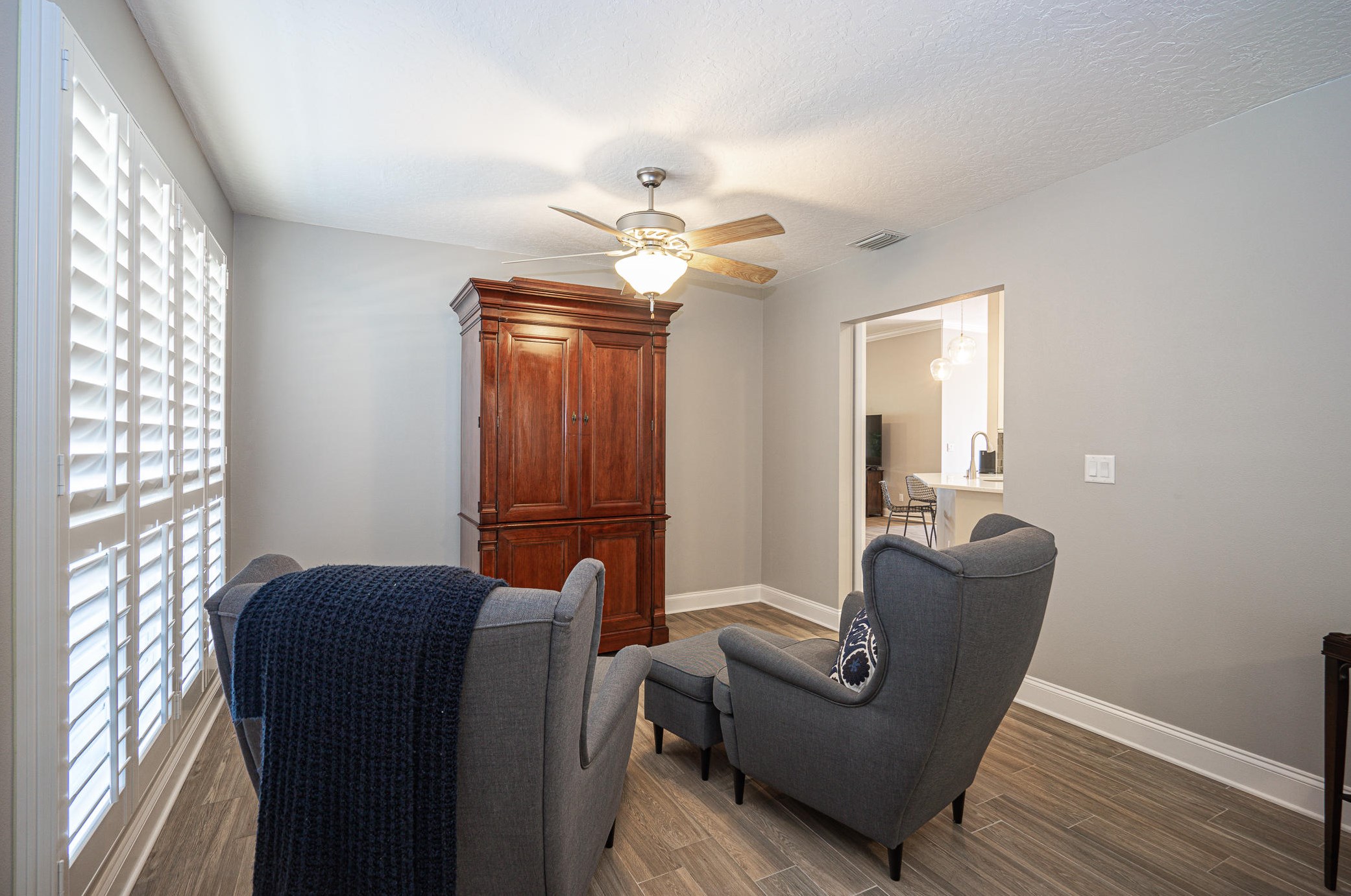 569 Radiant Cir, Mary Esther FL  32569-3424 exterior