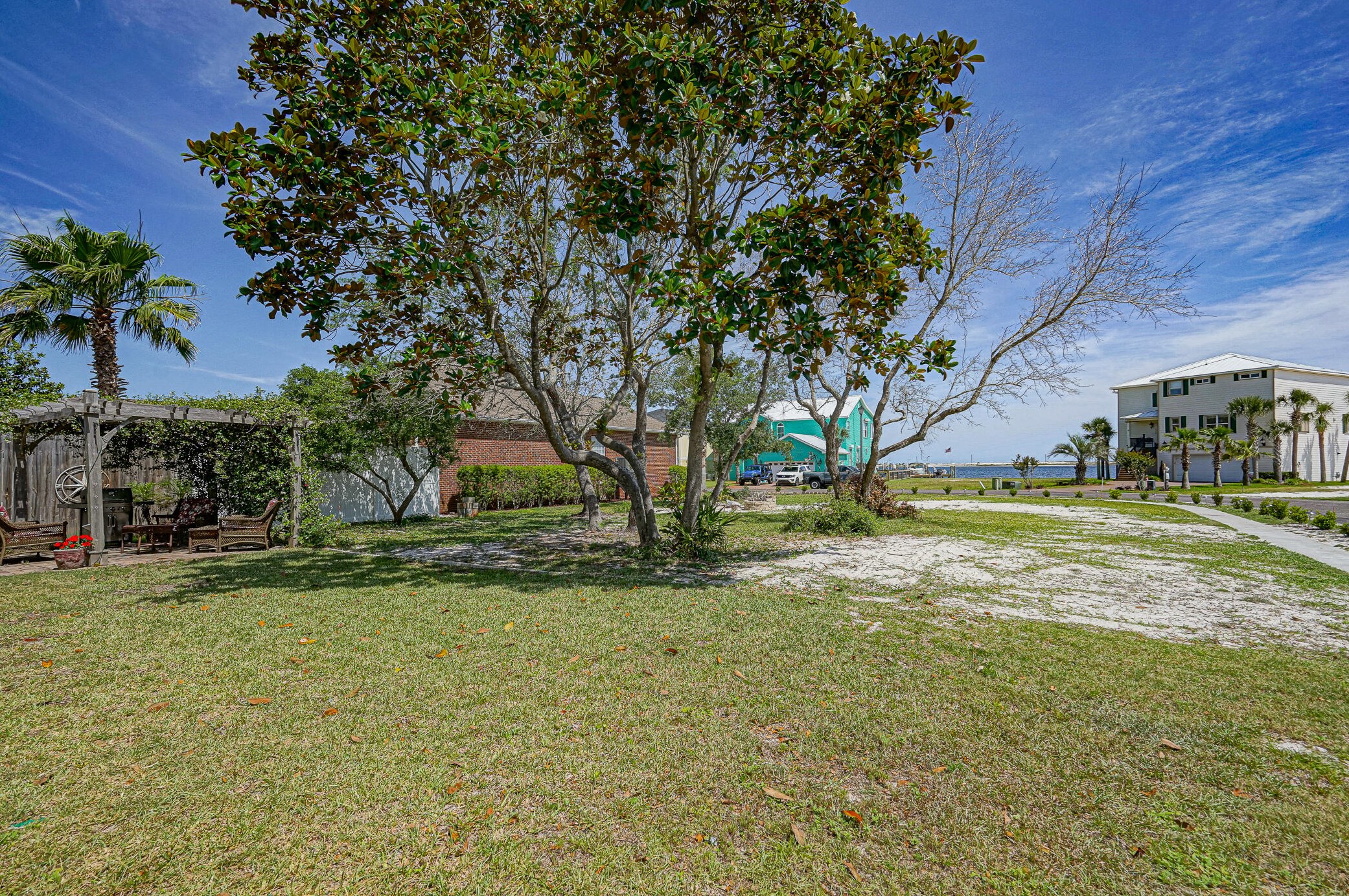 569 Radiant Cir, Mary Esther FL  32569-3424 exterior