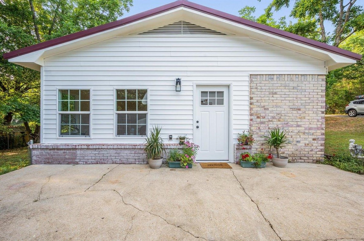 156 Lindberg St, Crestview FL  32536-2611 exterior
