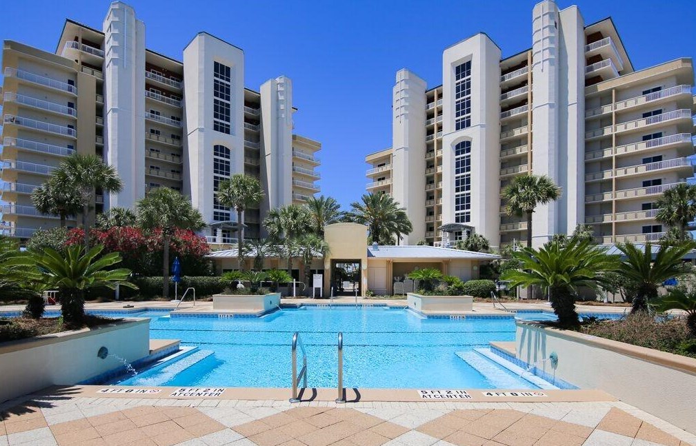 725 Gulf Shore Dr, Destin FL 32541-3220 exterior