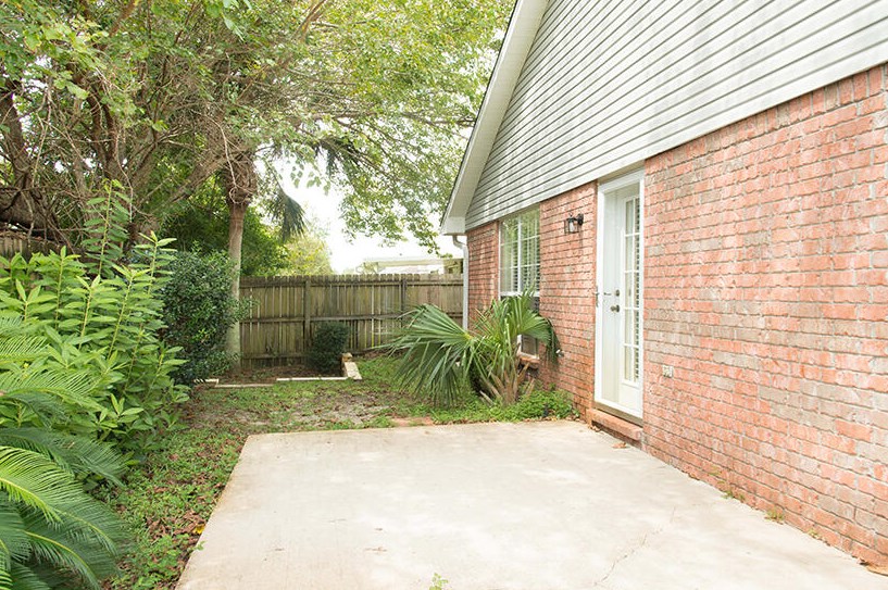 769 Pearl Sand Dr, Mary Esther FL  32569-2163 exterior