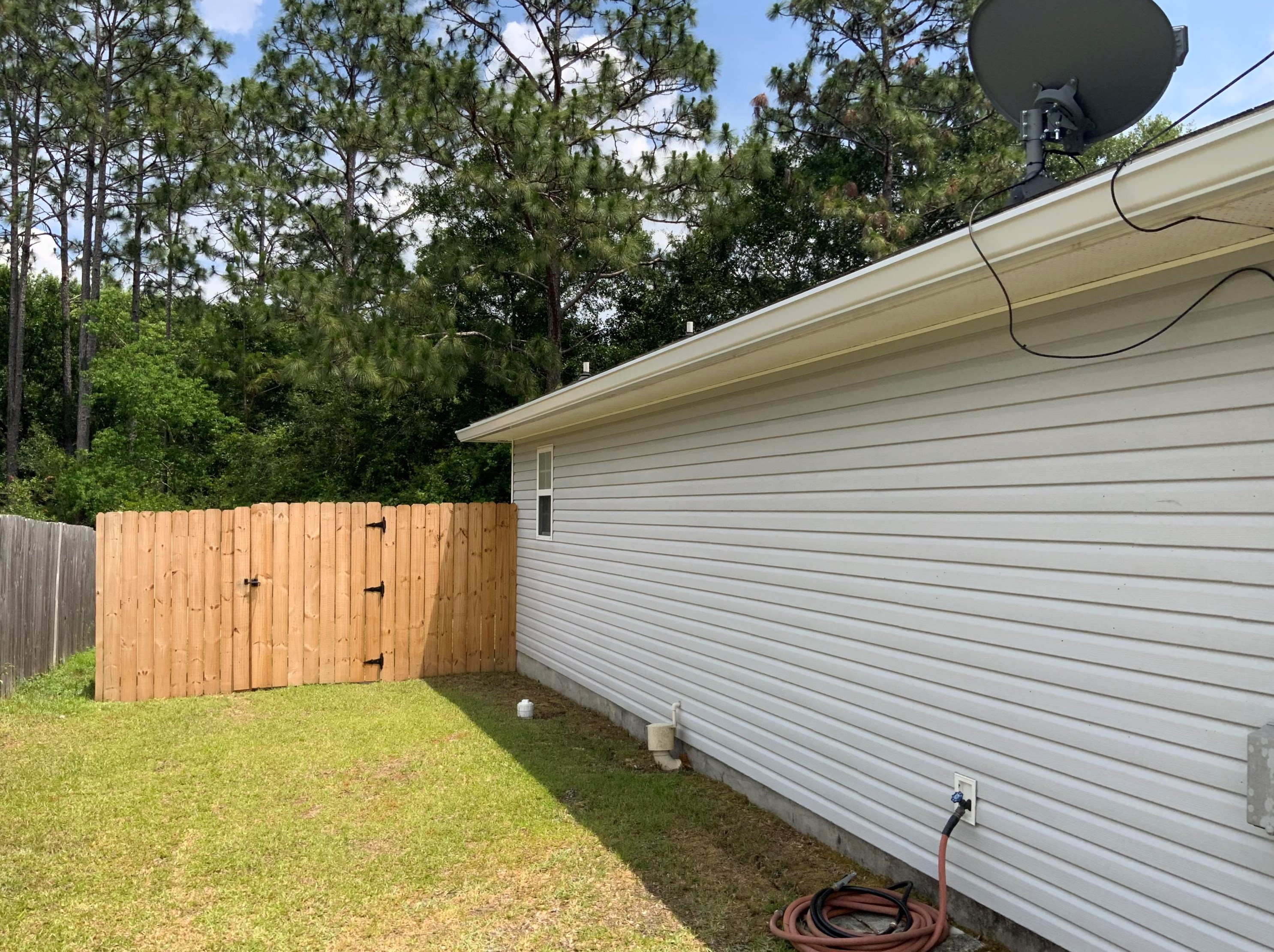 106 Split Creek Dr, Crestview FL  32539-3010 exterior