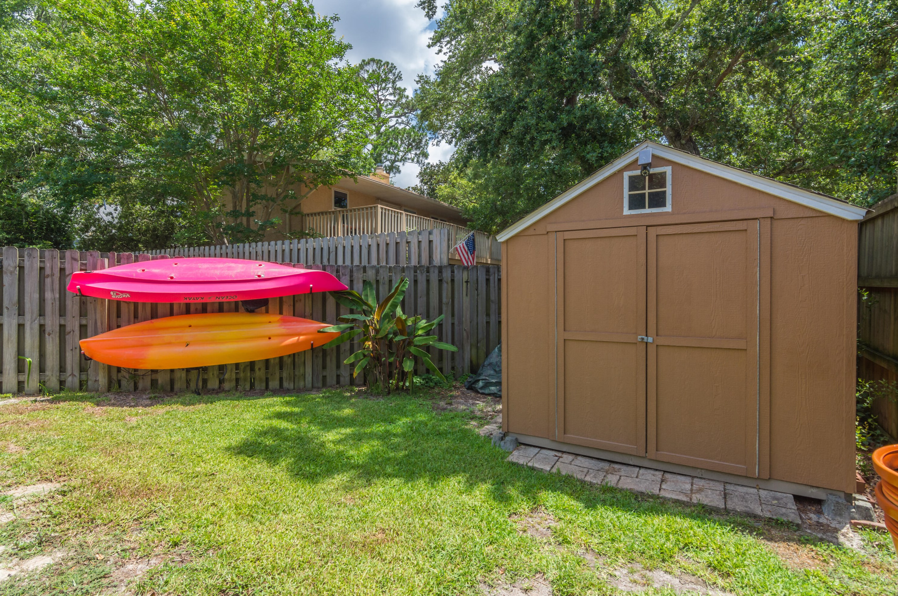 16 Plantation Oaks Dr, Mary Esther FL  32569-2902 exterior