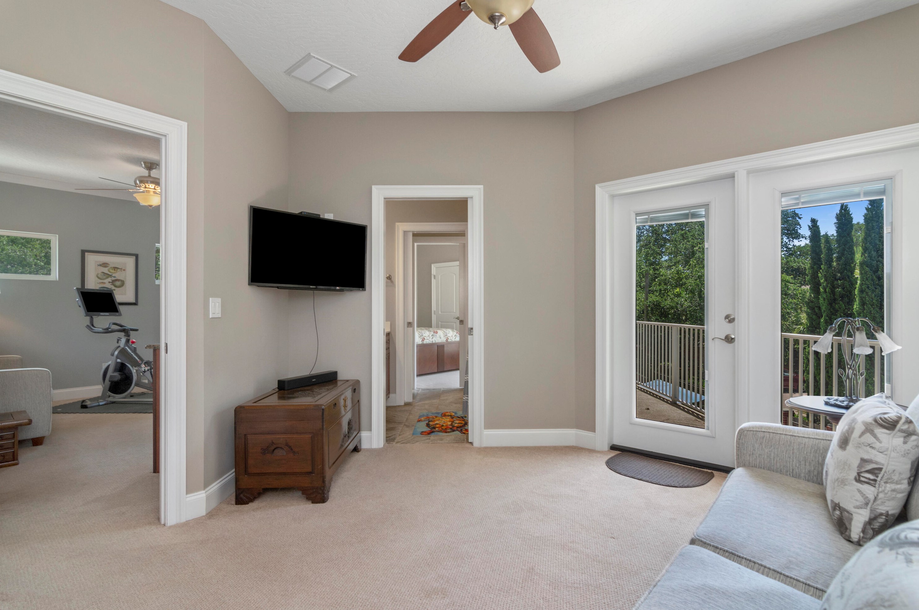 16 Plantation Oaks Dr, Mary Esther FL  32569-2902 exterior