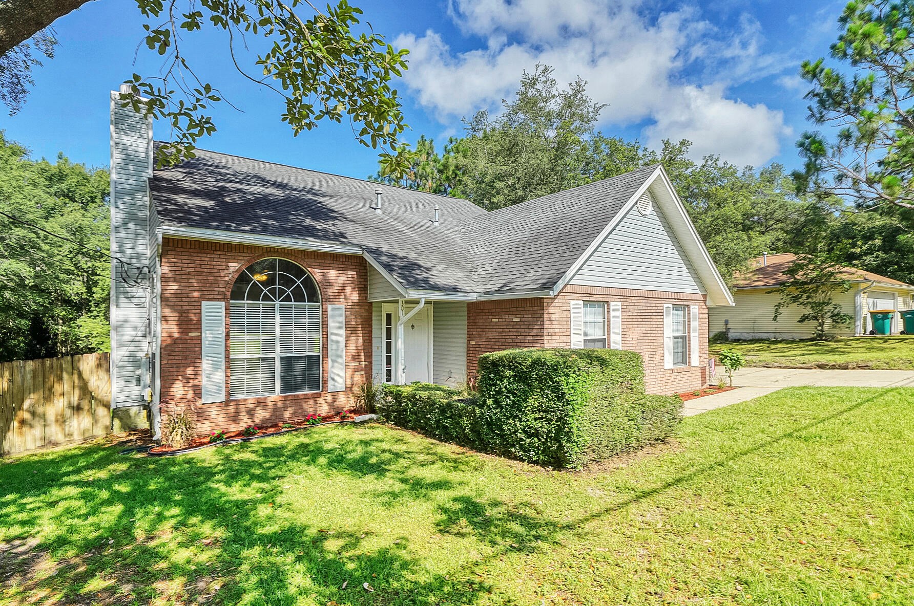 301 Ashley Dr, Crestview FL  32536-9292 exterior