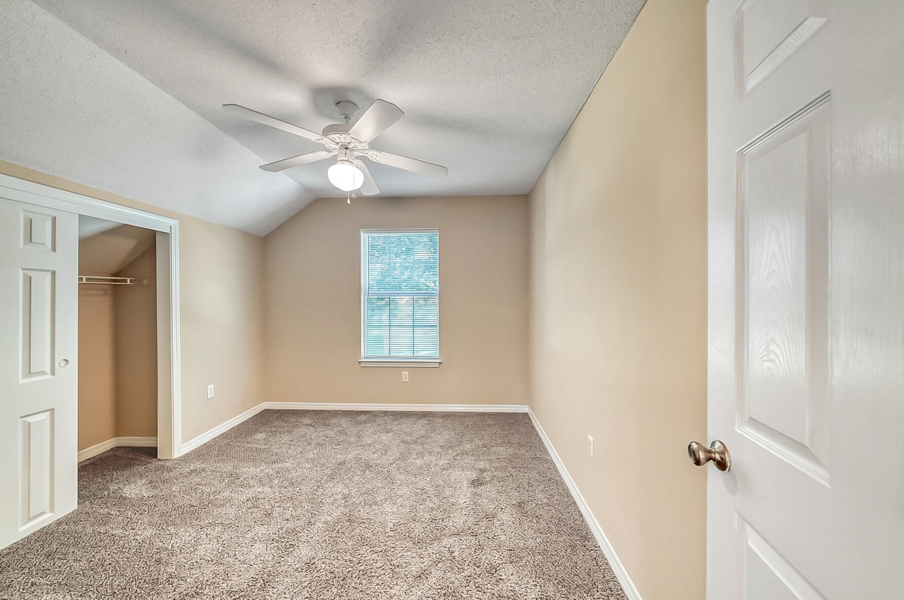 301 Ashley Dr, Crestview FL  32536-9292 exterior