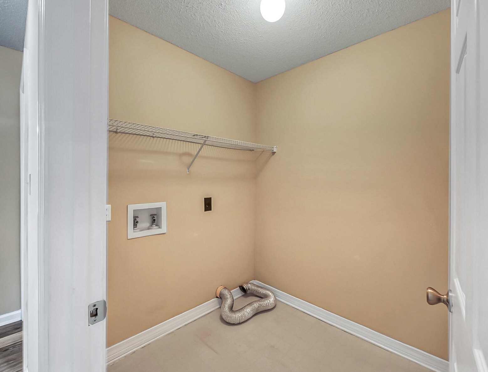 301 Ashley Dr, Crestview FL  32536-9292 exterior