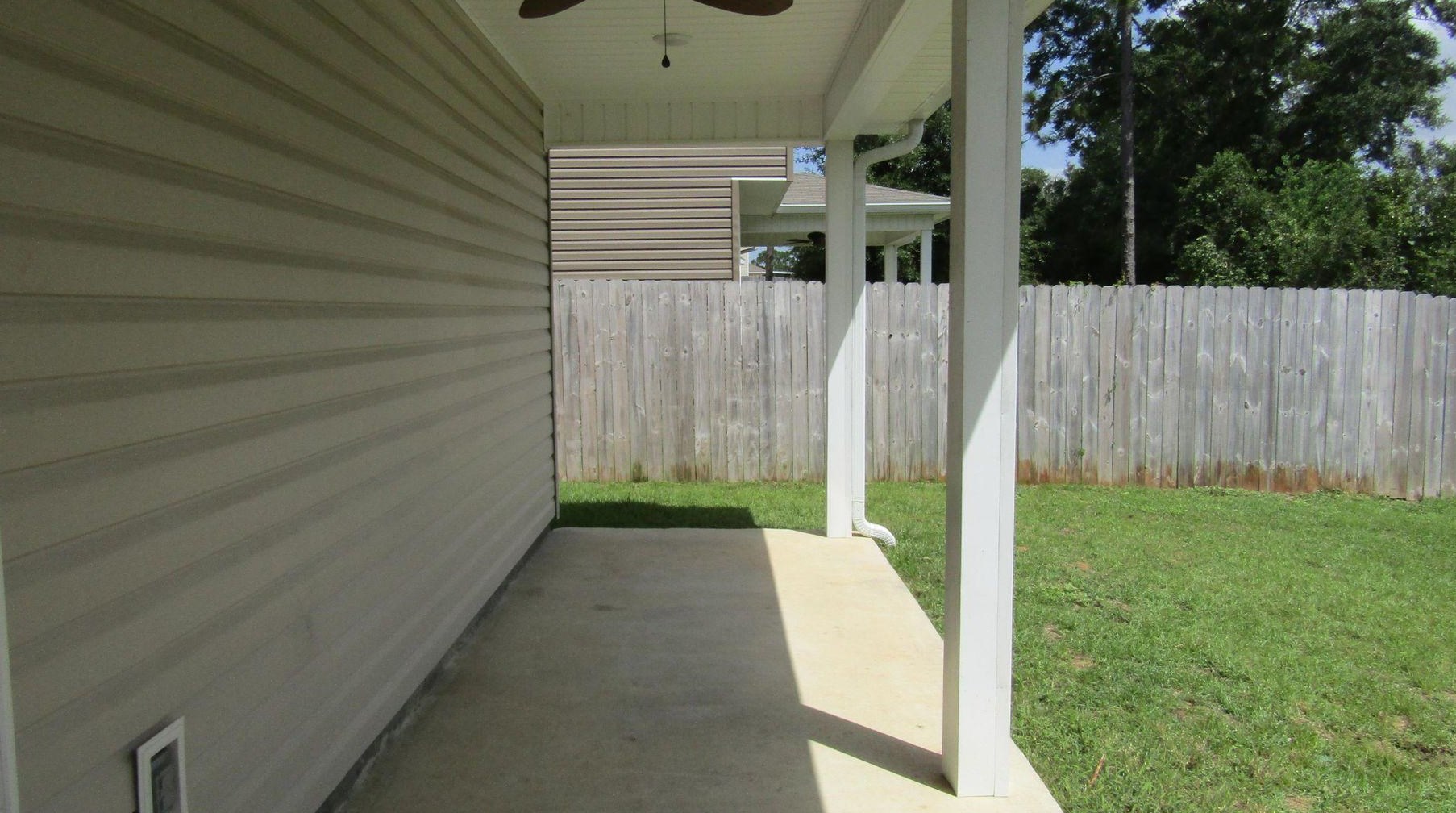 424 Eisenhower Dr, Crestview FL  32539-6953 exterior