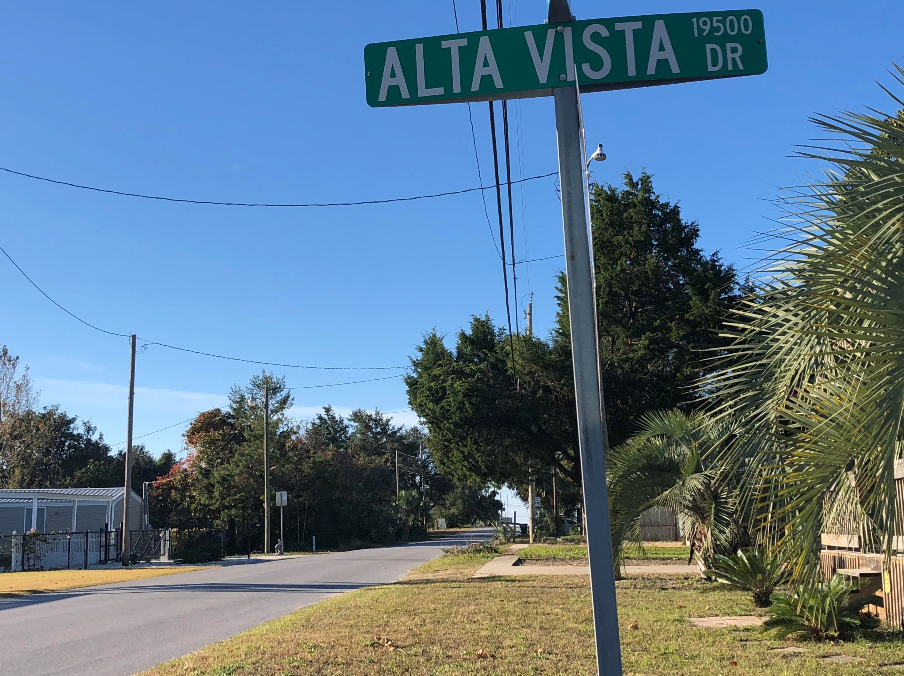 19512 Alta Vis Dr, Panama City FL 32413-3852 exterior