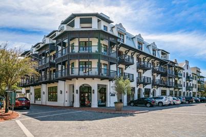 46 N Barrett Square N #UNIT 402 - Photo 1