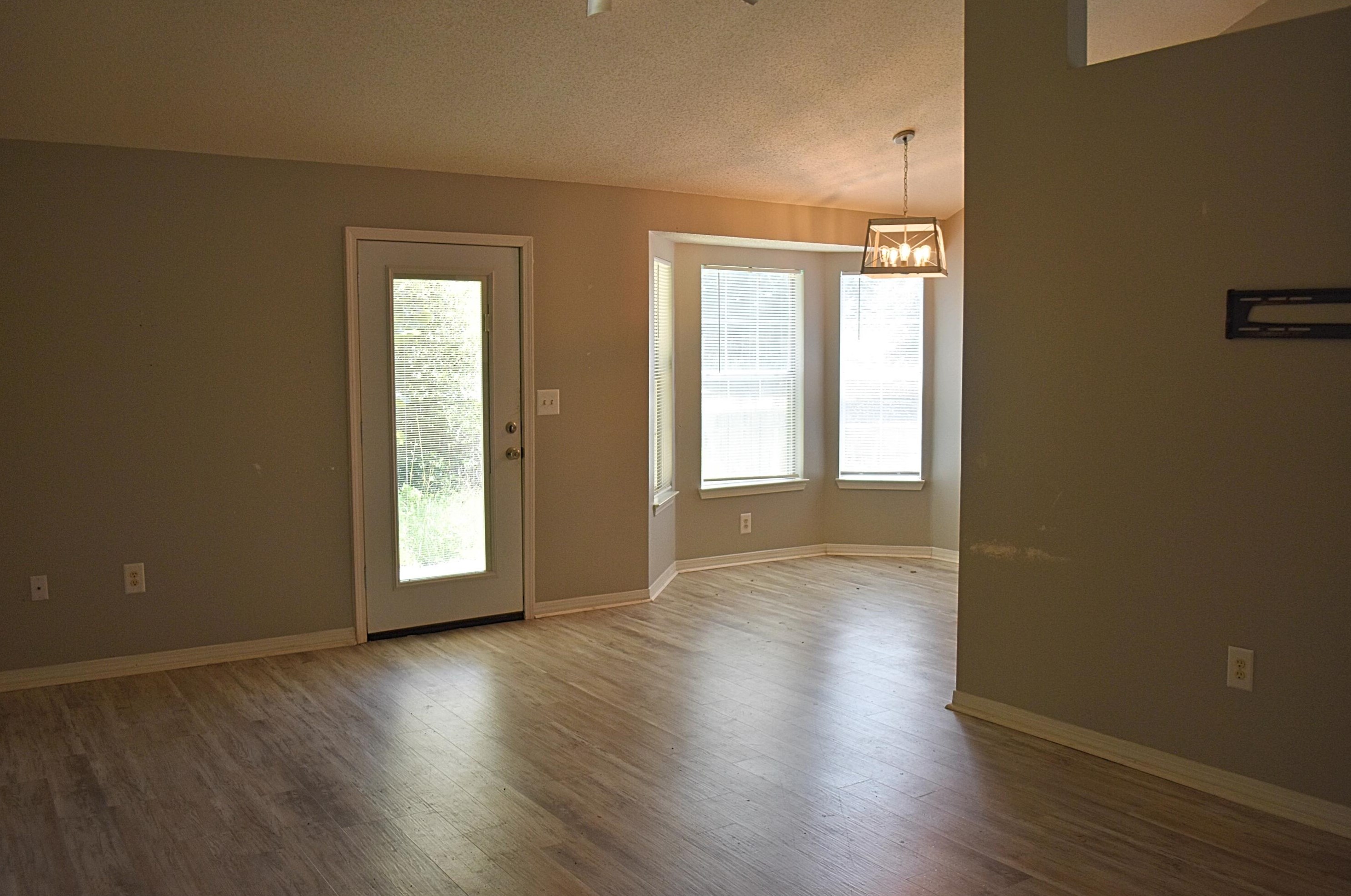 1319 Rayburn St, Crestview FL  32539-4907 exterior