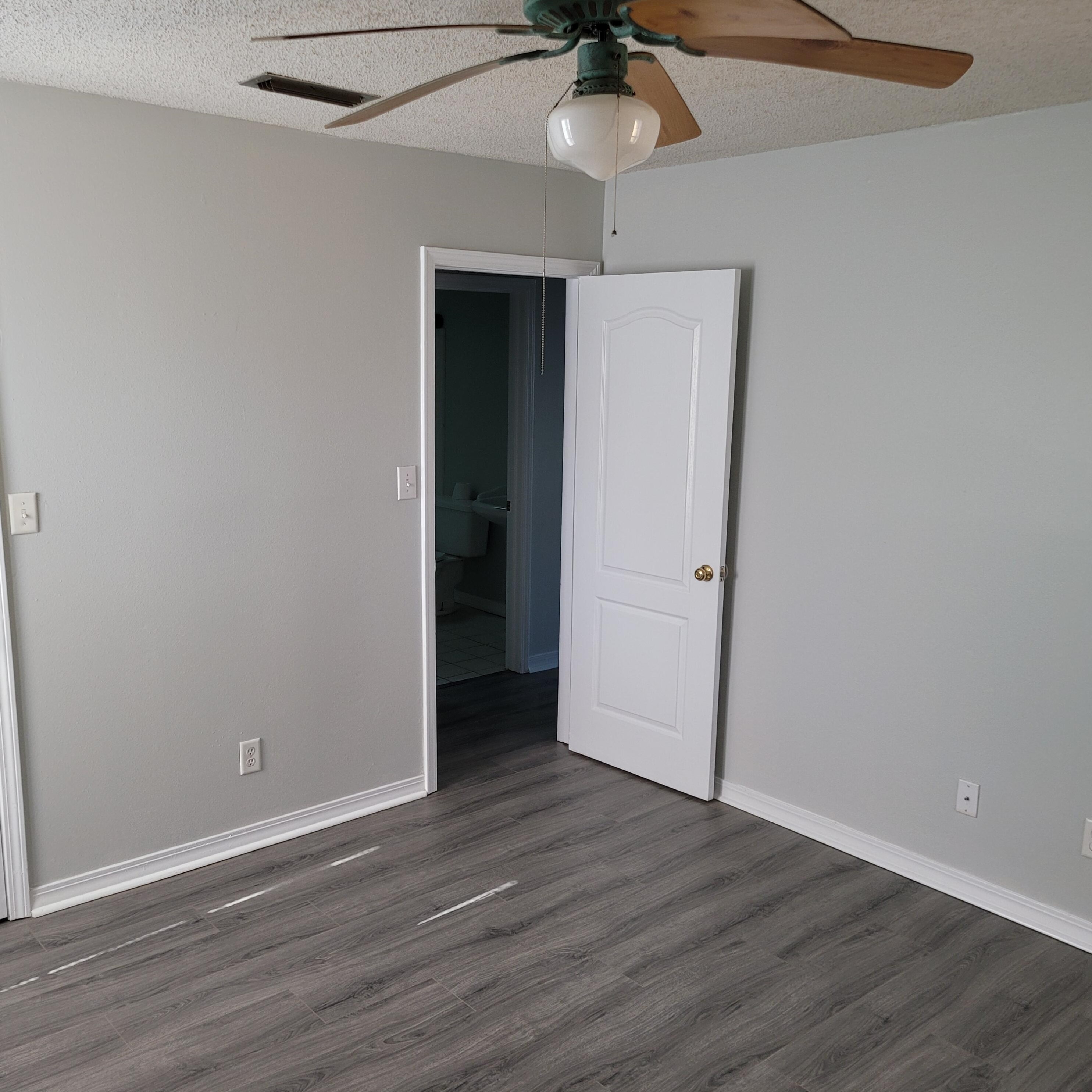 627 Lloyd St, Fort Walton Beach FL  32547-7122 exterior