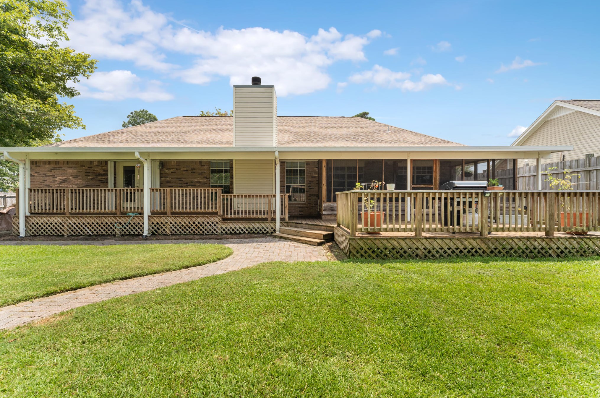 531 Timberlake Dr, Mary Esther FL  32569-2273 exterior