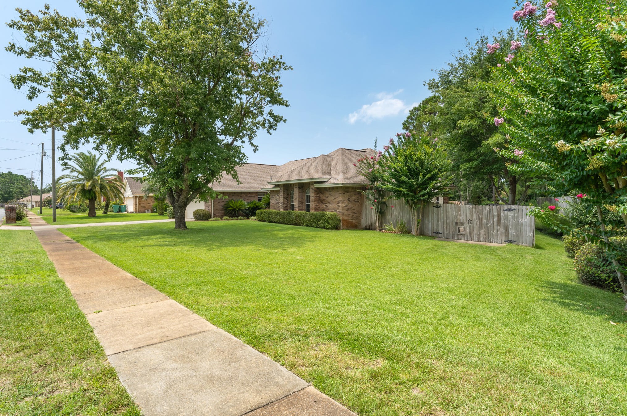 531 Timberlake Dr, Mary Esther FL  32569-2273 exterior