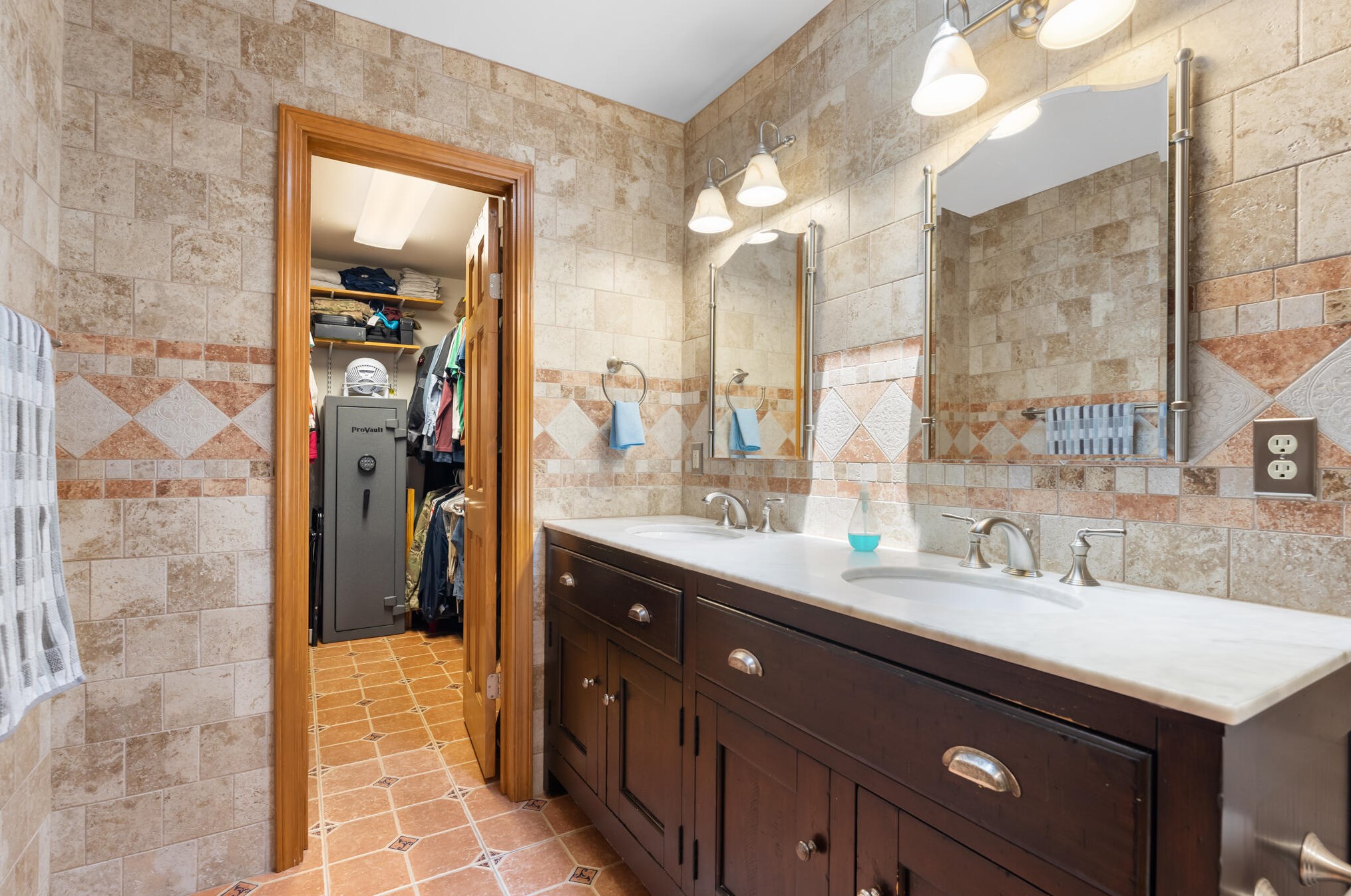 531 Timberlake Dr, Mary Esther FL  32569-2273 exterior