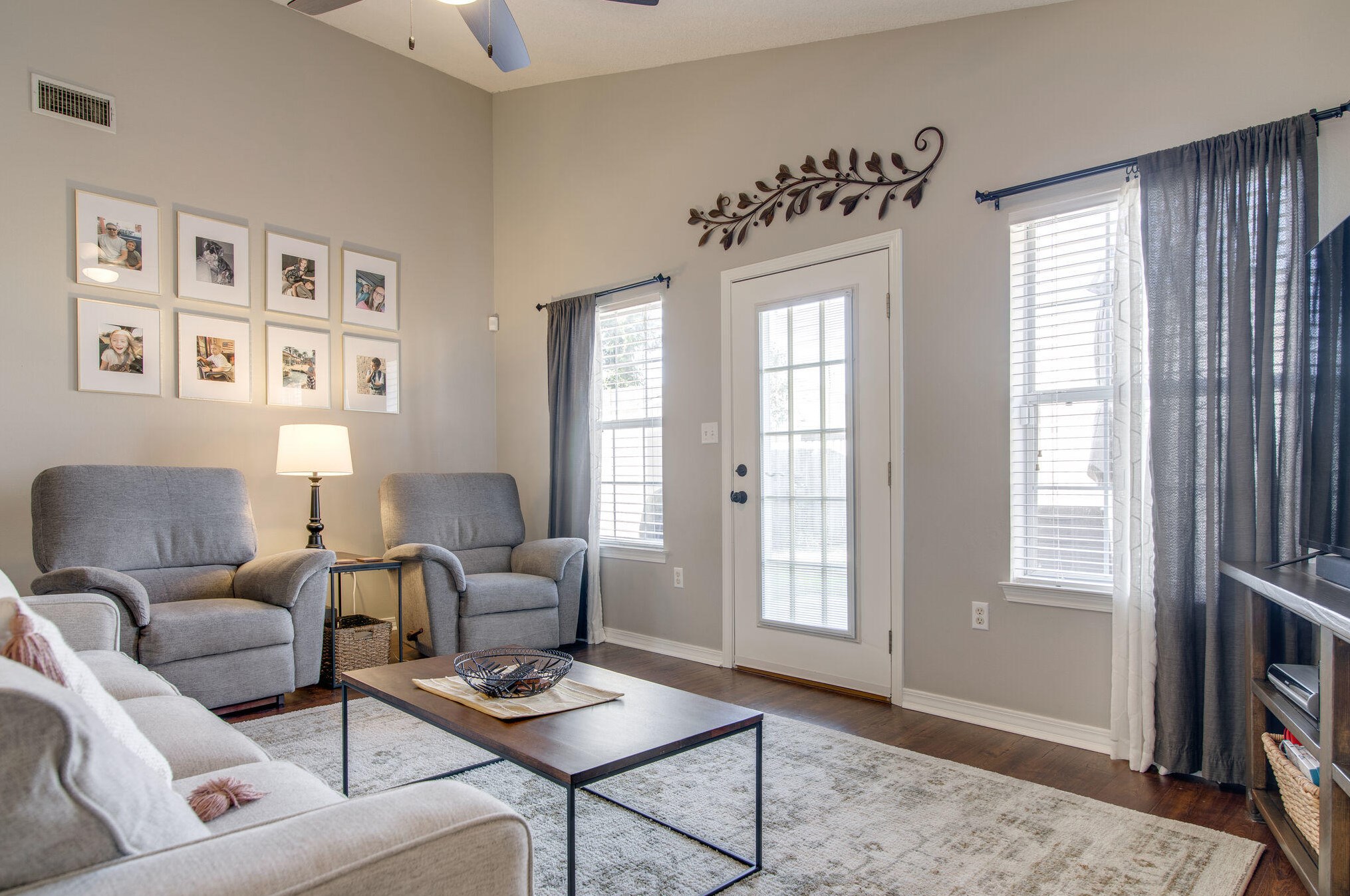 561 Rough Leaf Ln, Mary Esther FL  32569-2184 exterior