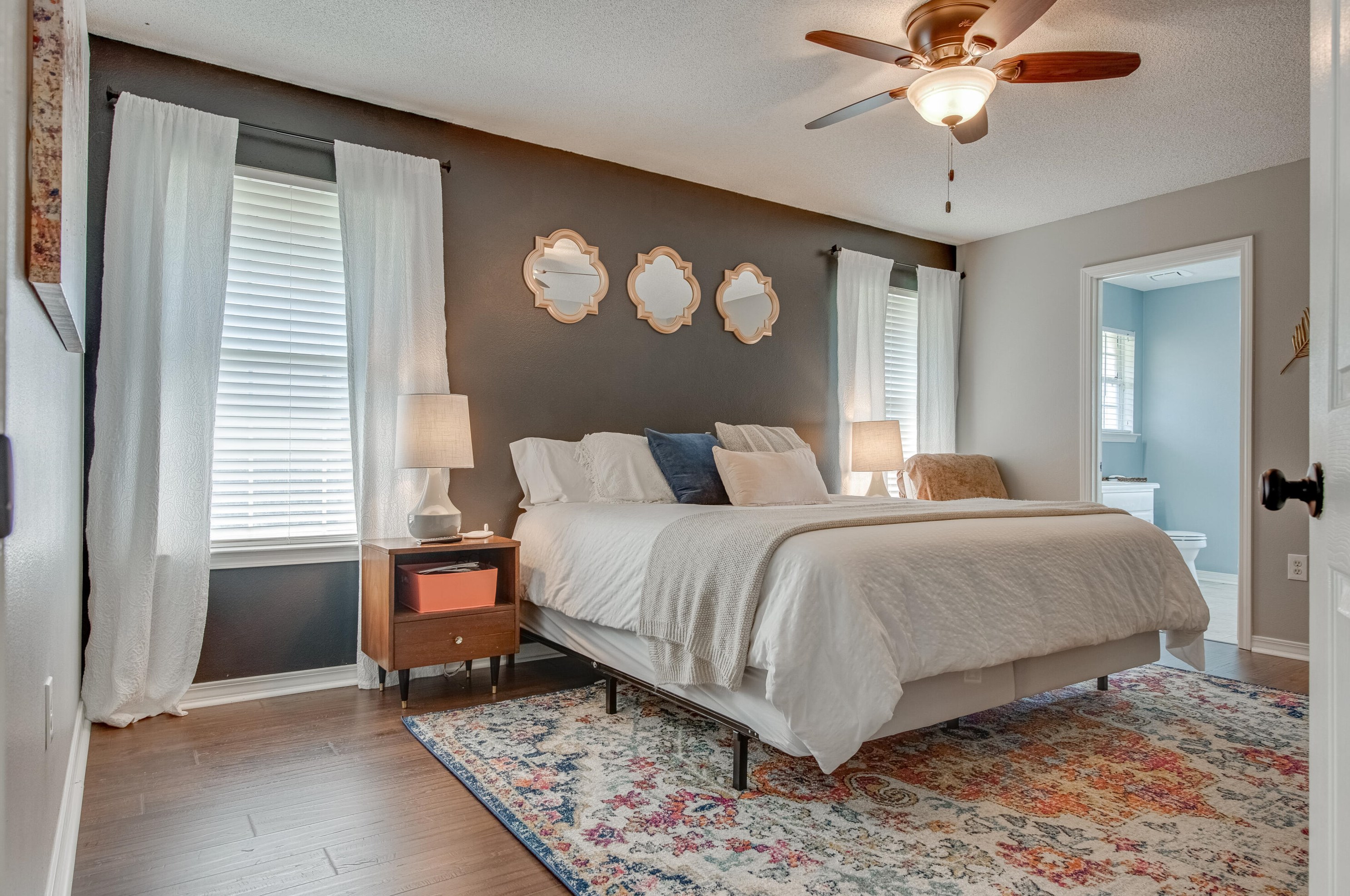 561 Rough Leaf Ln, Mary Esther FL  32569-2184 exterior