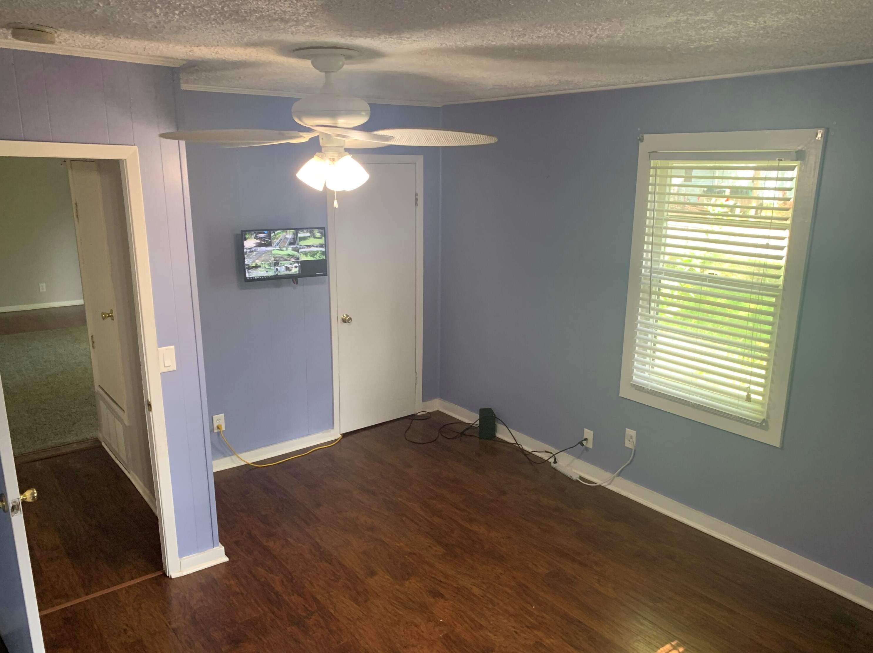 557 Robinson Ave, Crestview FL  32539-4623 exterior