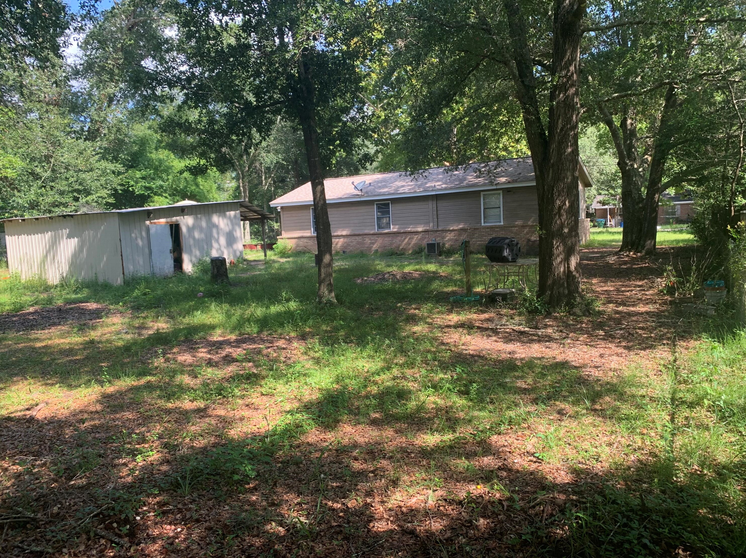 557 Robinson Ave, Crestview FL  32539-4623 exterior
