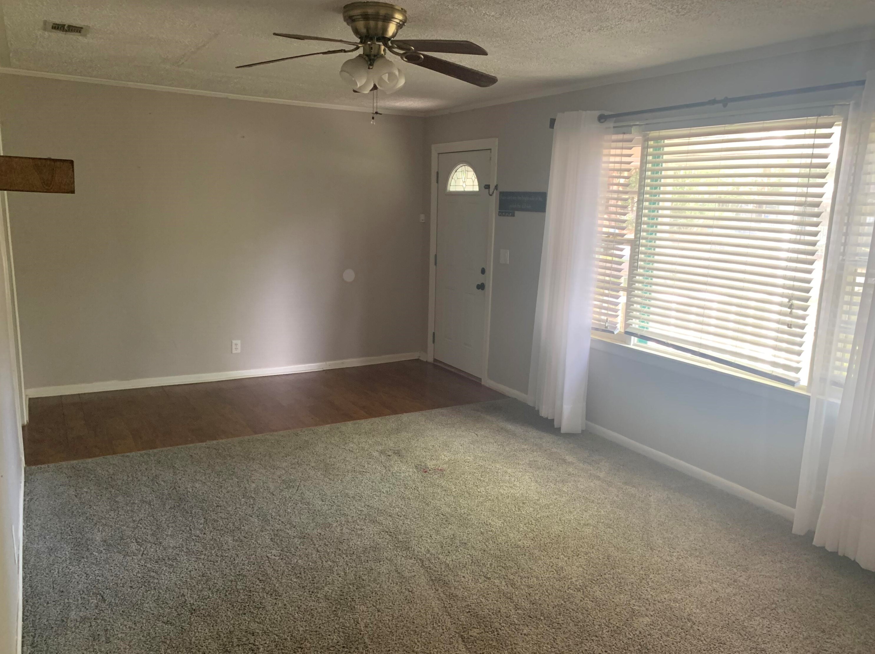 557 Robinson Ave, Crestview FL  32539-4623 exterior