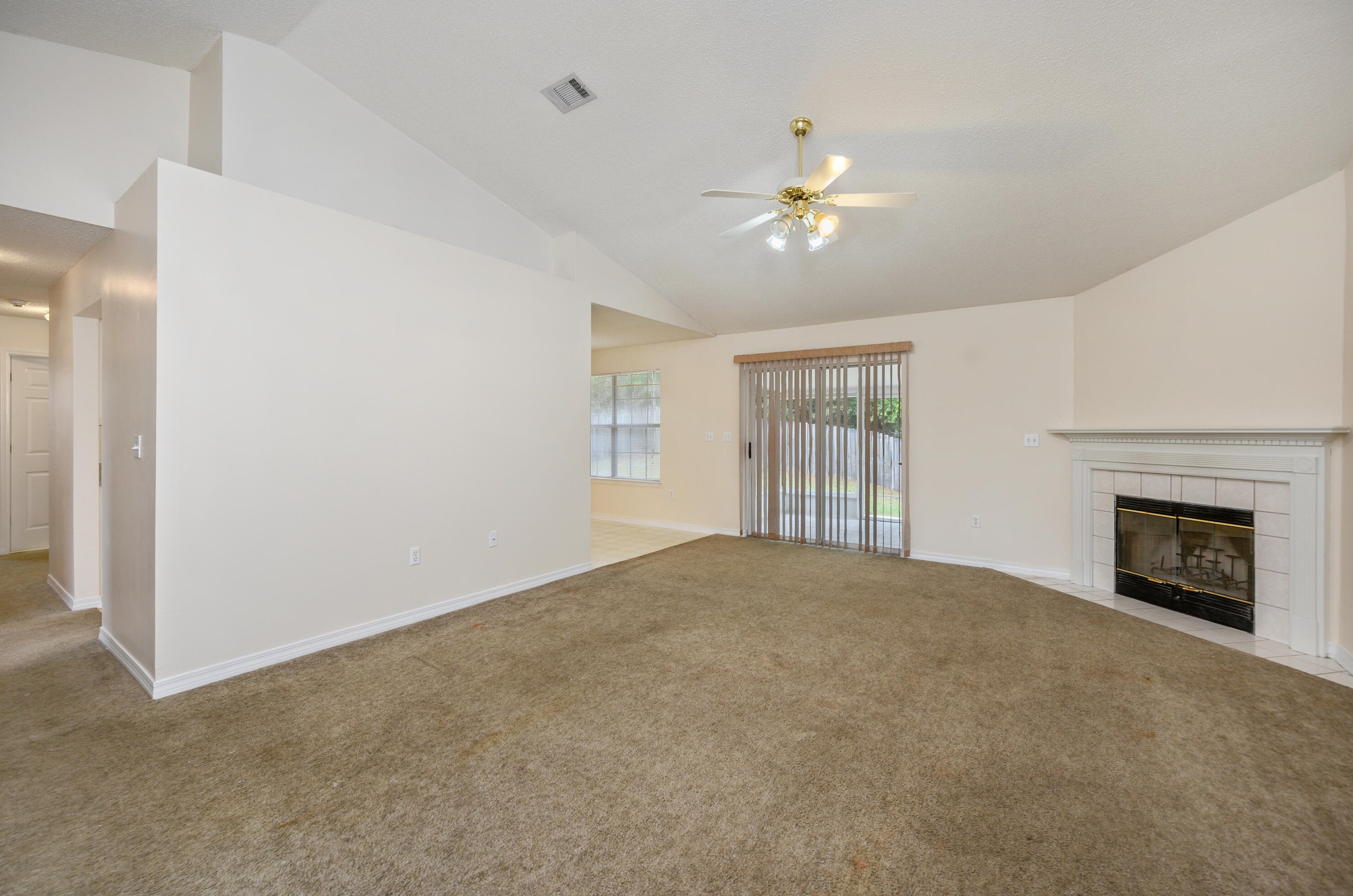 1305 Jefferyscot Ct, Crestview FL  32536-4204 exterior