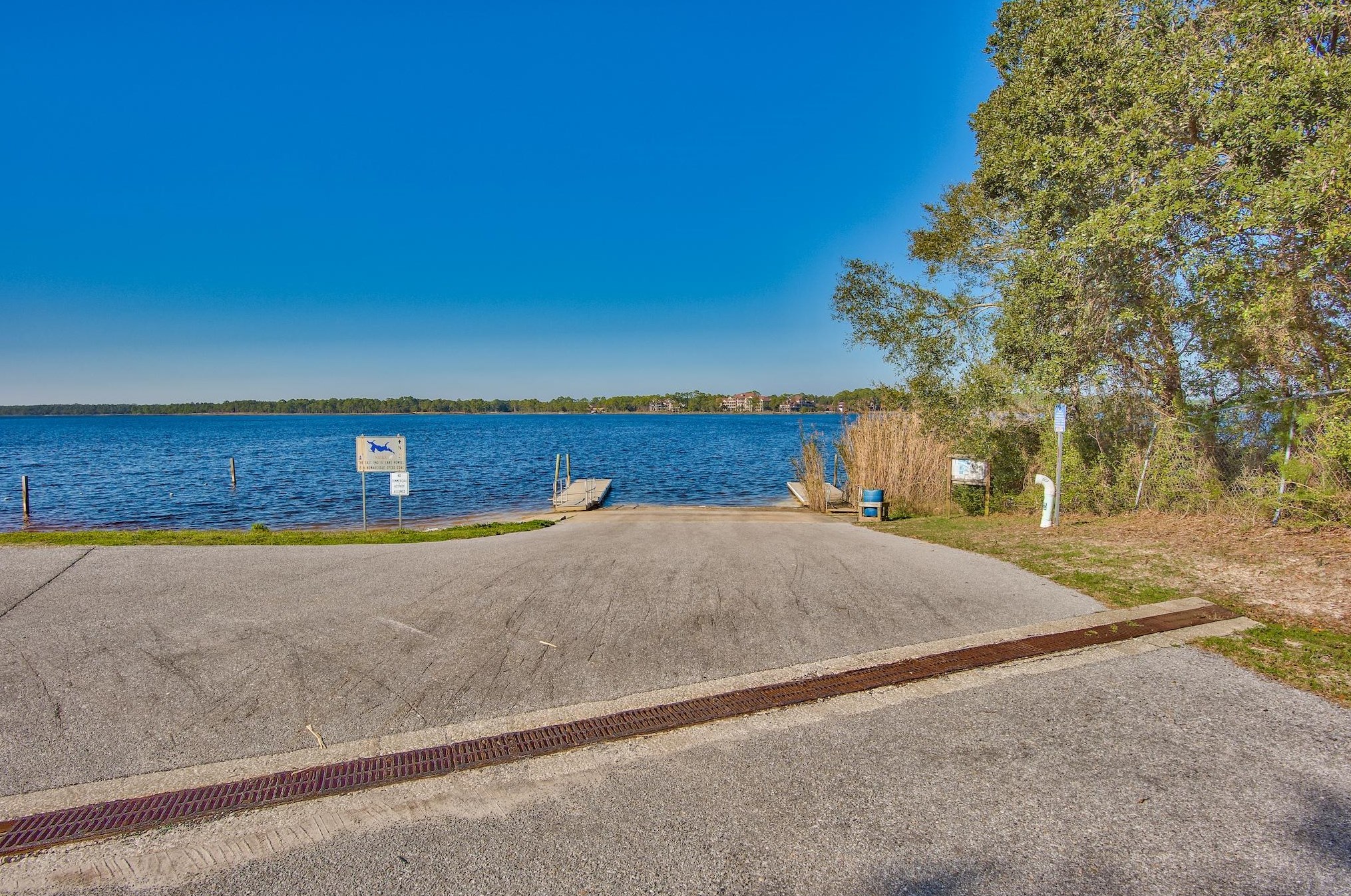 22802 Lakeview Dr, Panama City FL  32413-1124 exterior