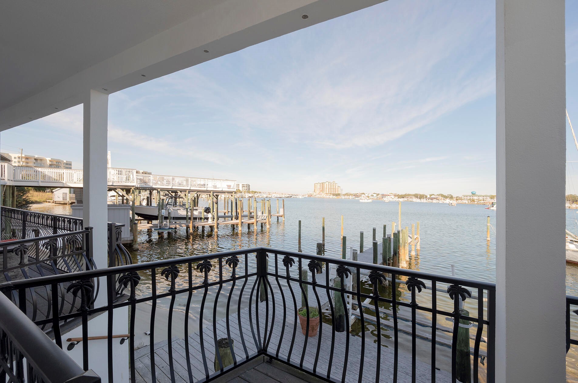 355 Gulf Shore Dr, Destin FL  32541-5001 exterior