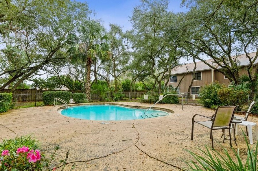 19 Falcon Ridge Ln, Fort Walton Beach FL  32547-2366 exterior