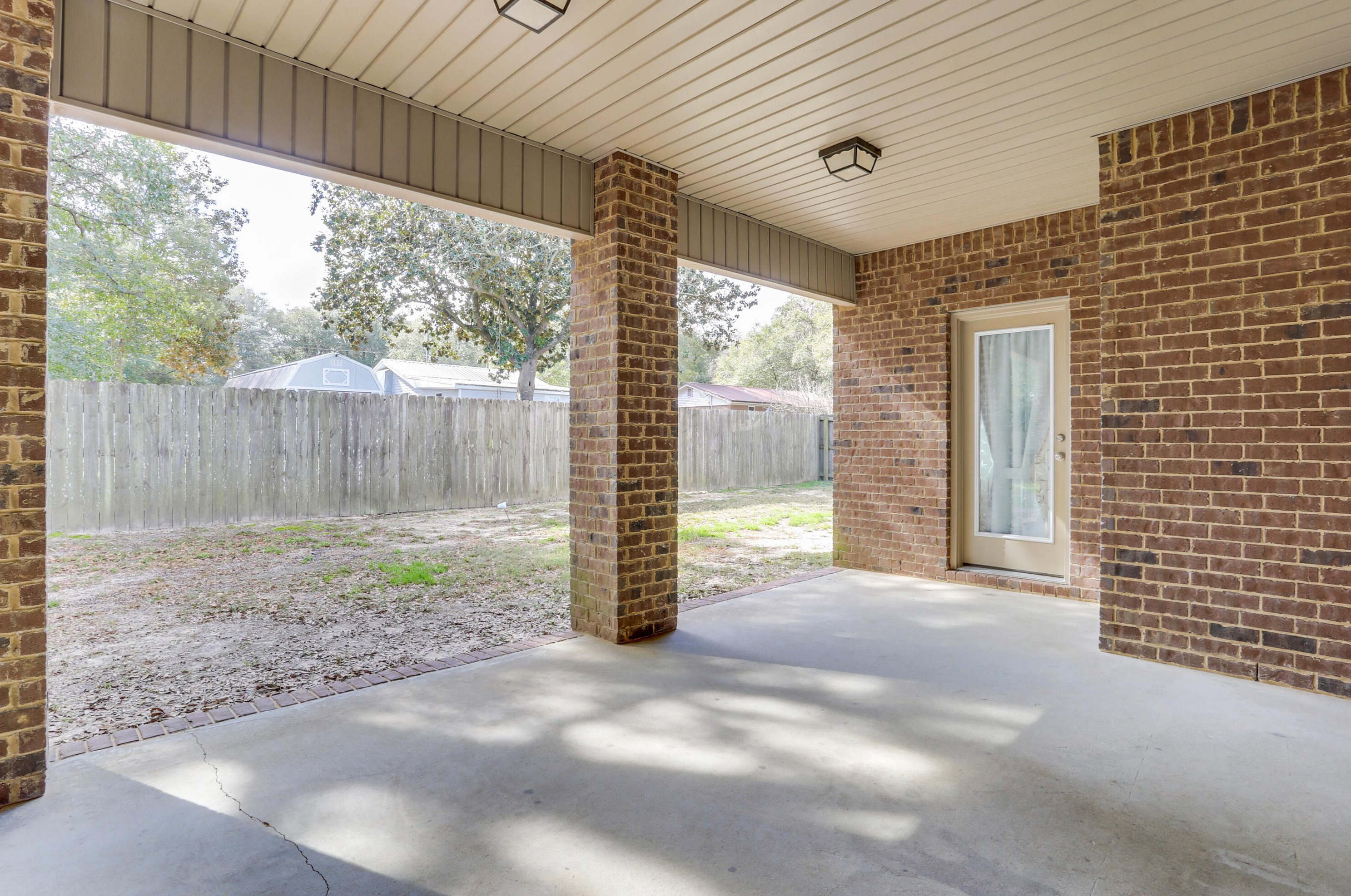 225 Paradise Palm Cir, Crestview FL  32536-5600 exterior