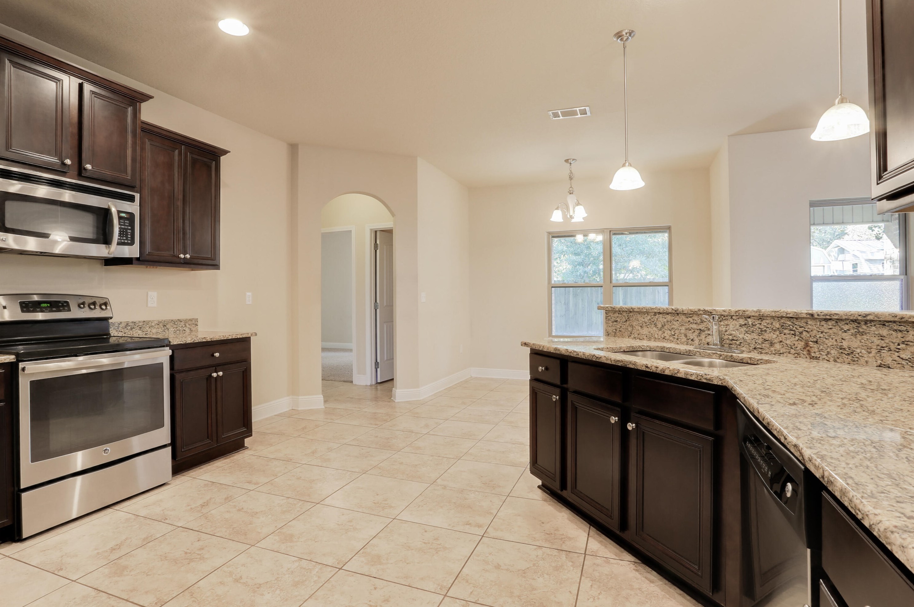 225 Paradise Palm Cir, Crestview FL  32536-5600 exterior
