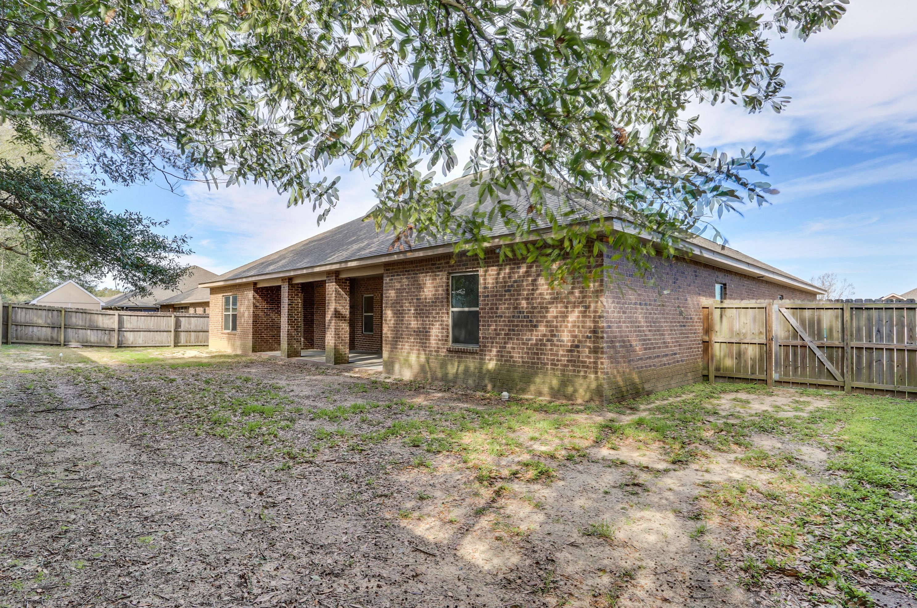 225 Paradise Palm Cir, Crestview FL  32536-5600 exterior