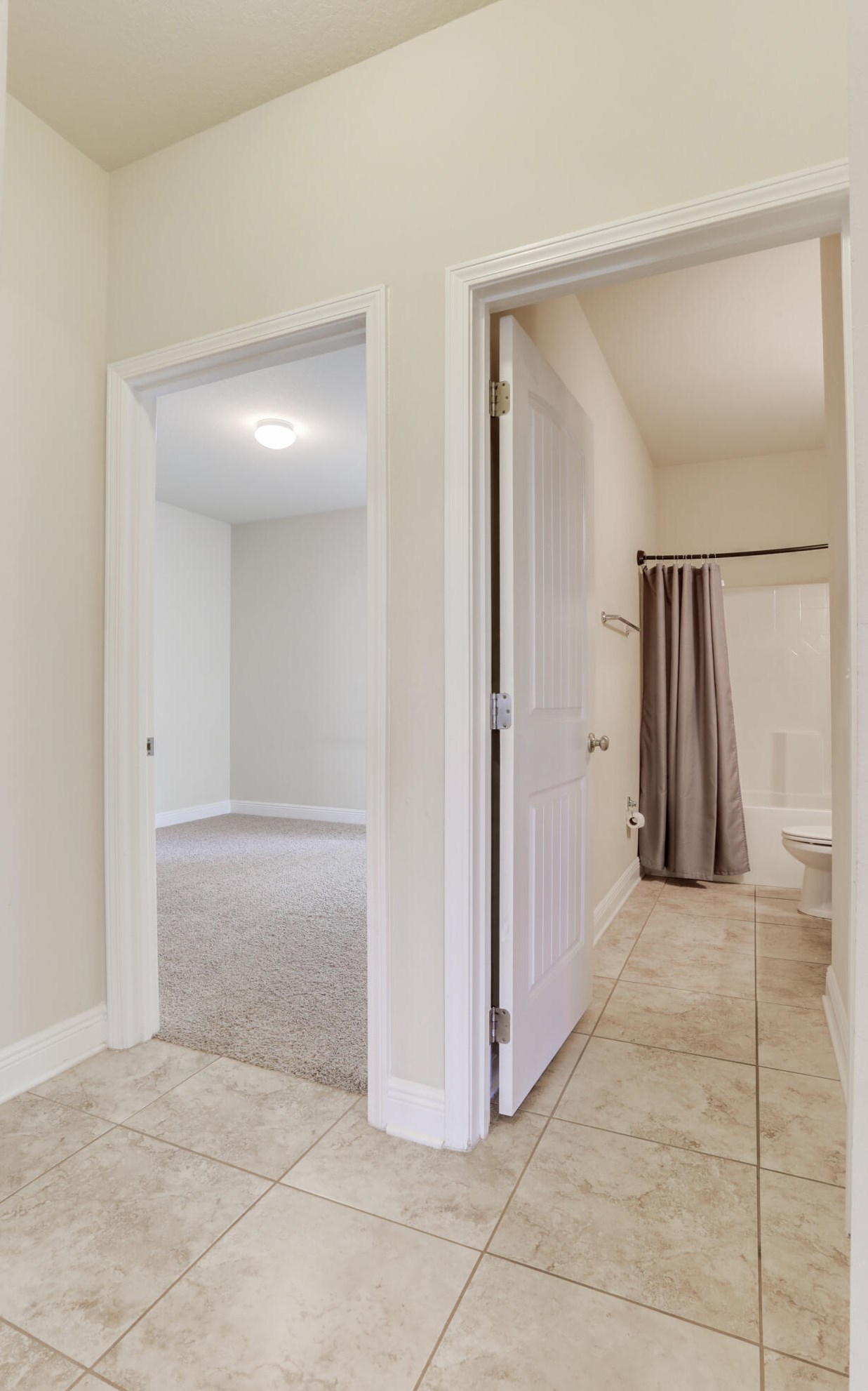 225 Paradise Palm Cir, Crestview FL  32536-5600 exterior