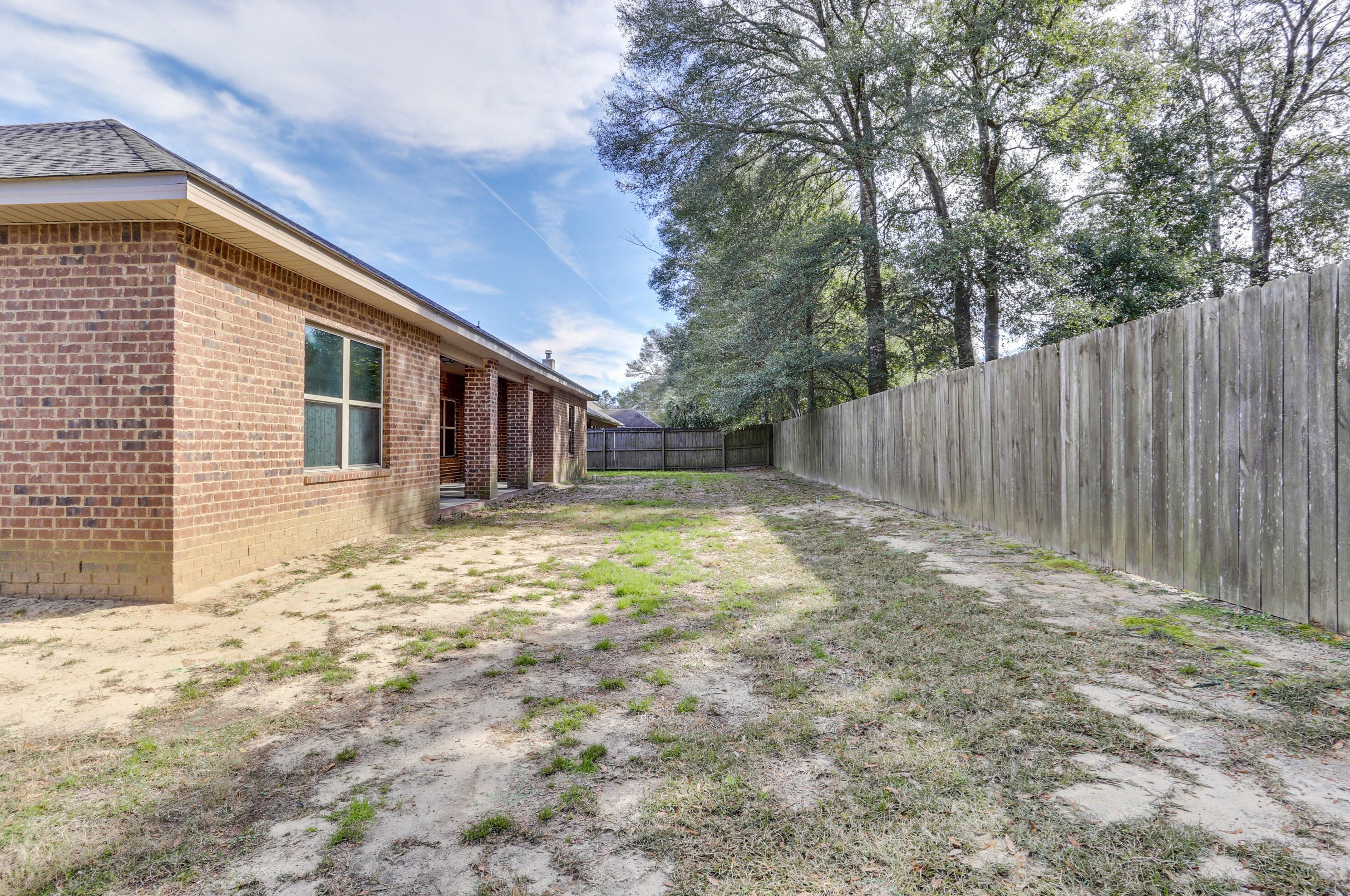 225 Paradise Palm Cir, Crestview FL  32536-5600 exterior