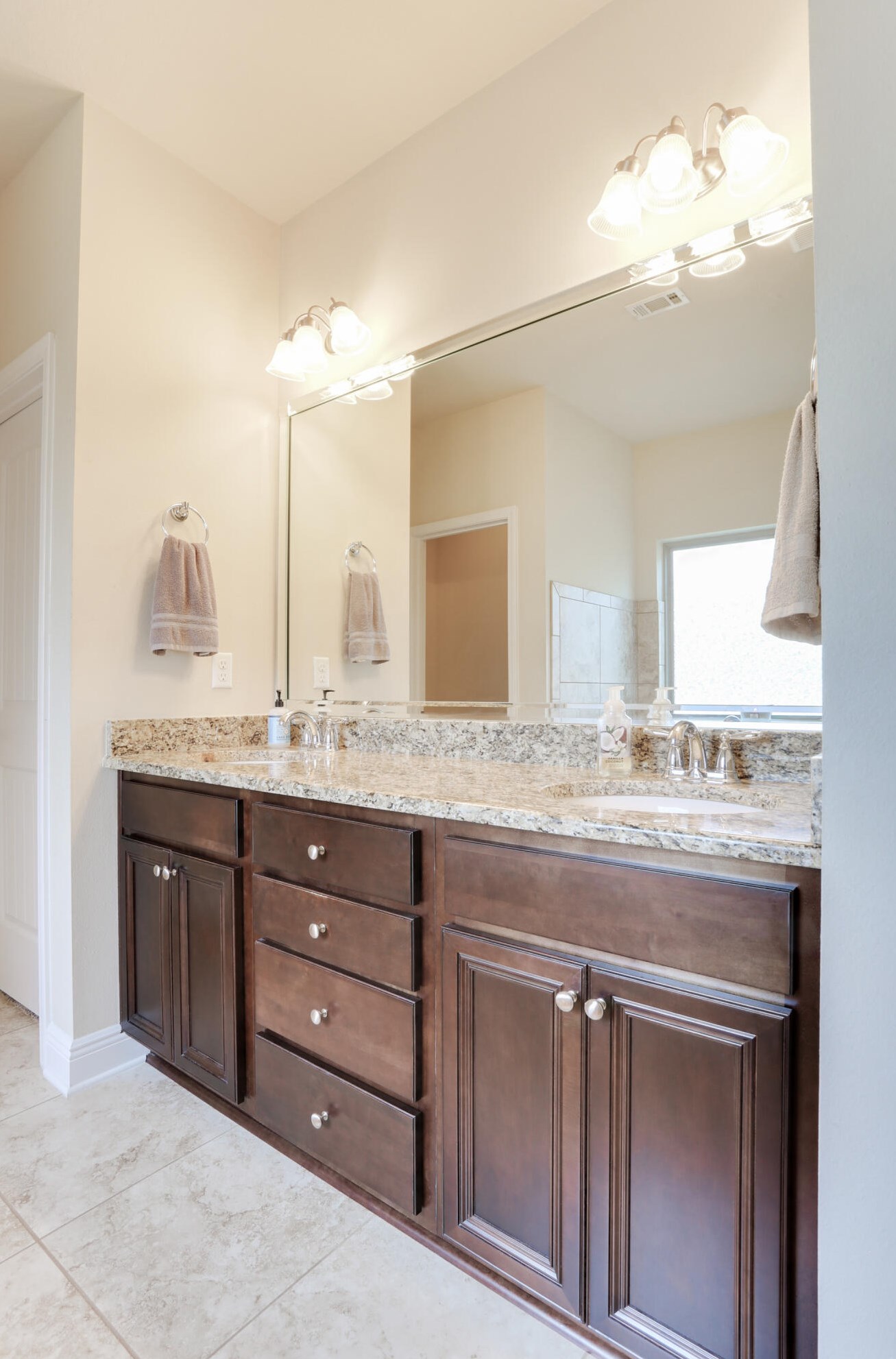 225 Paradise Palm Cir, Crestview FL  32536-5600 exterior