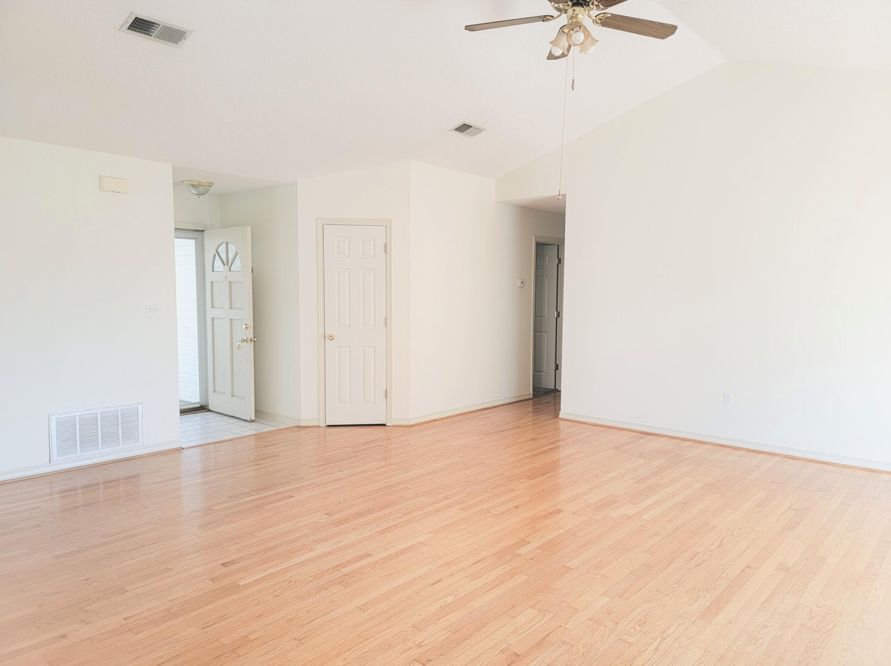 102 Trenton Ave, Crestview FL  32539-6052 exterior
