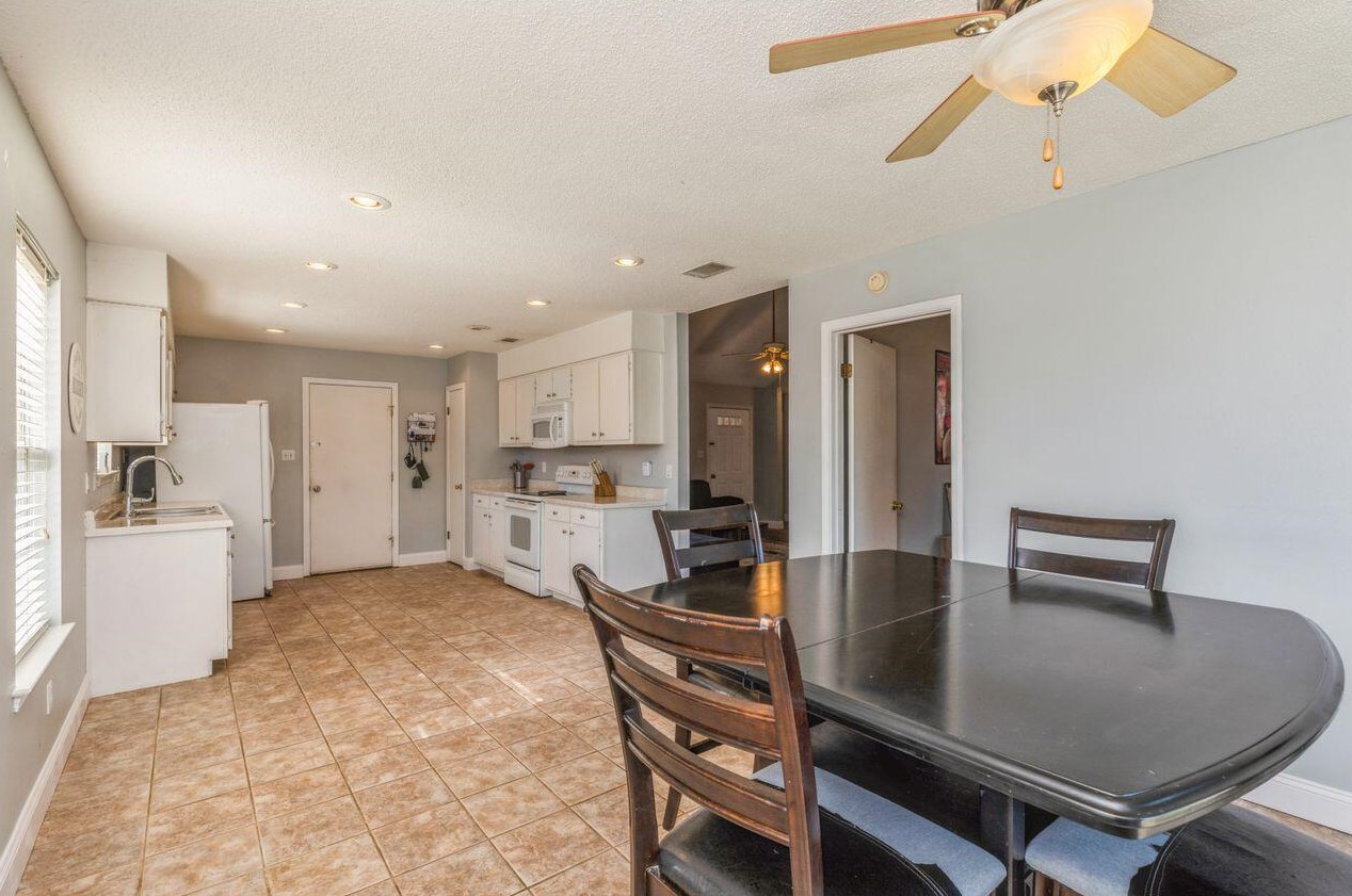 139 Palmetto Ave, Mary Esther FL  32569-3314 exterior