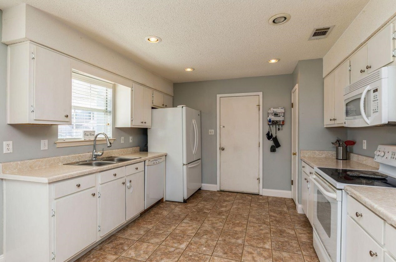 139 Palmetto Ave, Mary Esther FL  32569-3314 exterior