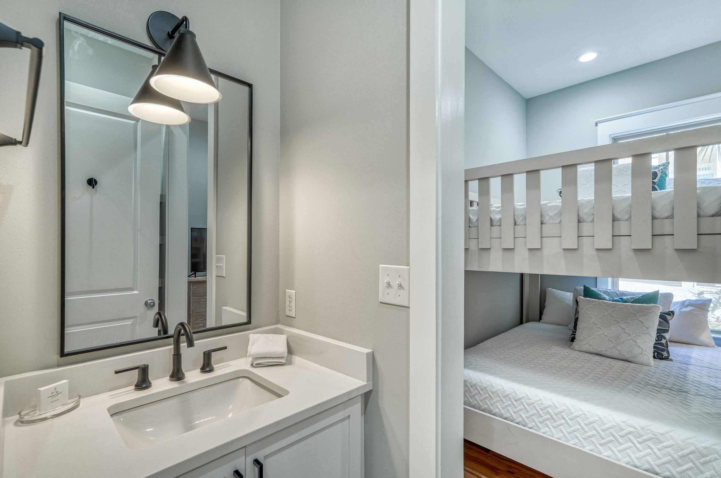 37 Eastern Lake Ct, Santa Rosa Beach FL  32459-6688 exterior