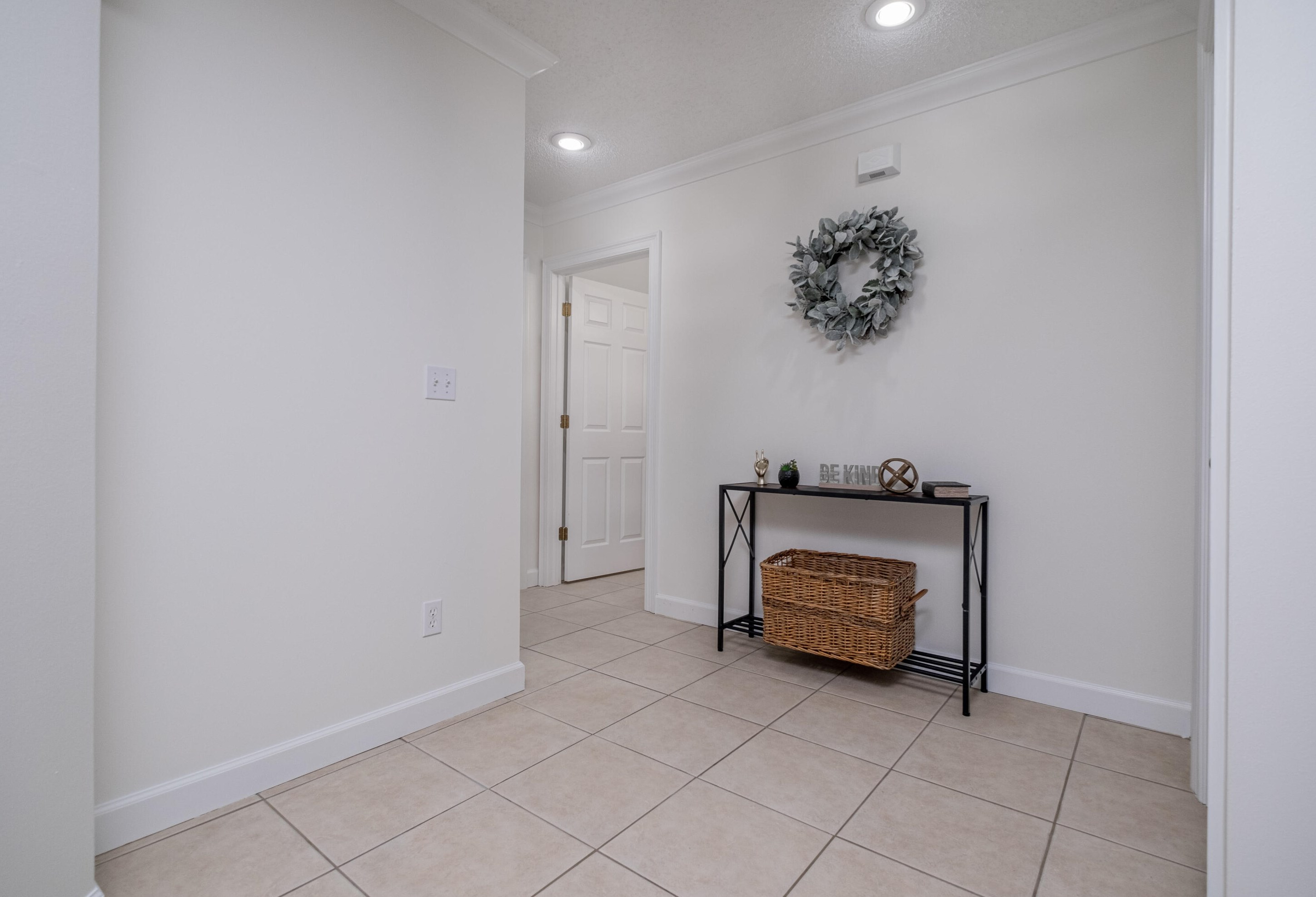 98 Point Comfort Rd, Mary Esther FL  32569-2096 exterior