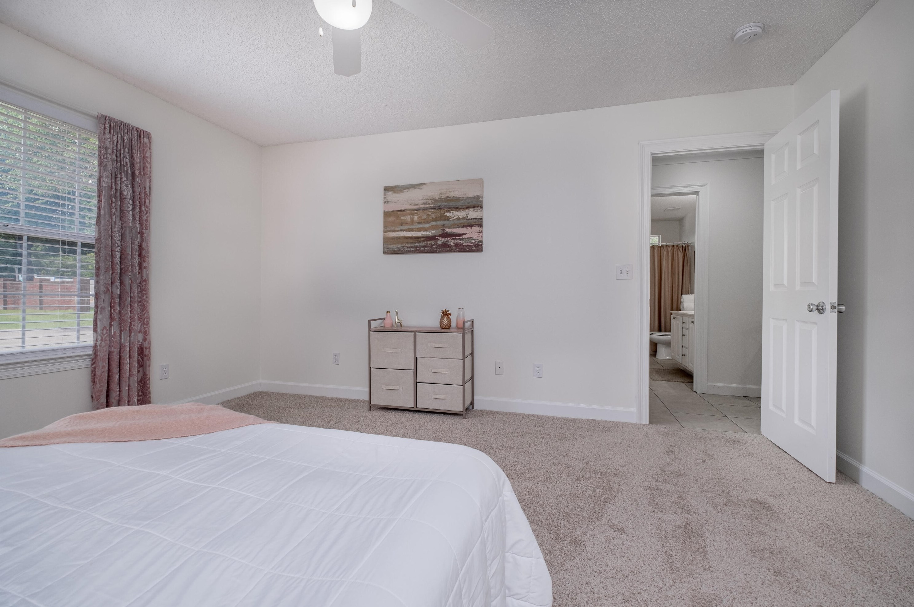 98 Point Comfort Rd, Mary Esther FL  32569-2096 exterior