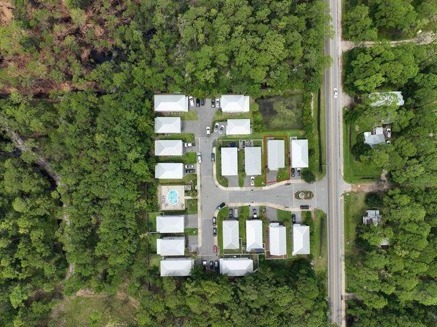 24 Lighthouse Pointe Blvd, Santa Rosa Beach FL  32459 exterior