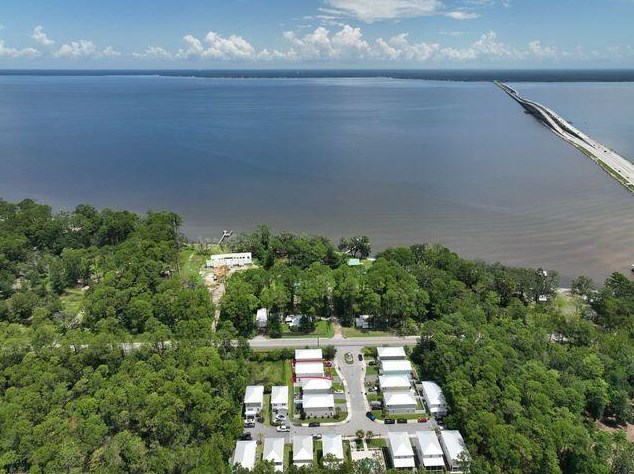 24 Lighthouse Pointe Blvd, Santa Rosa Beach FL  32459 exterior