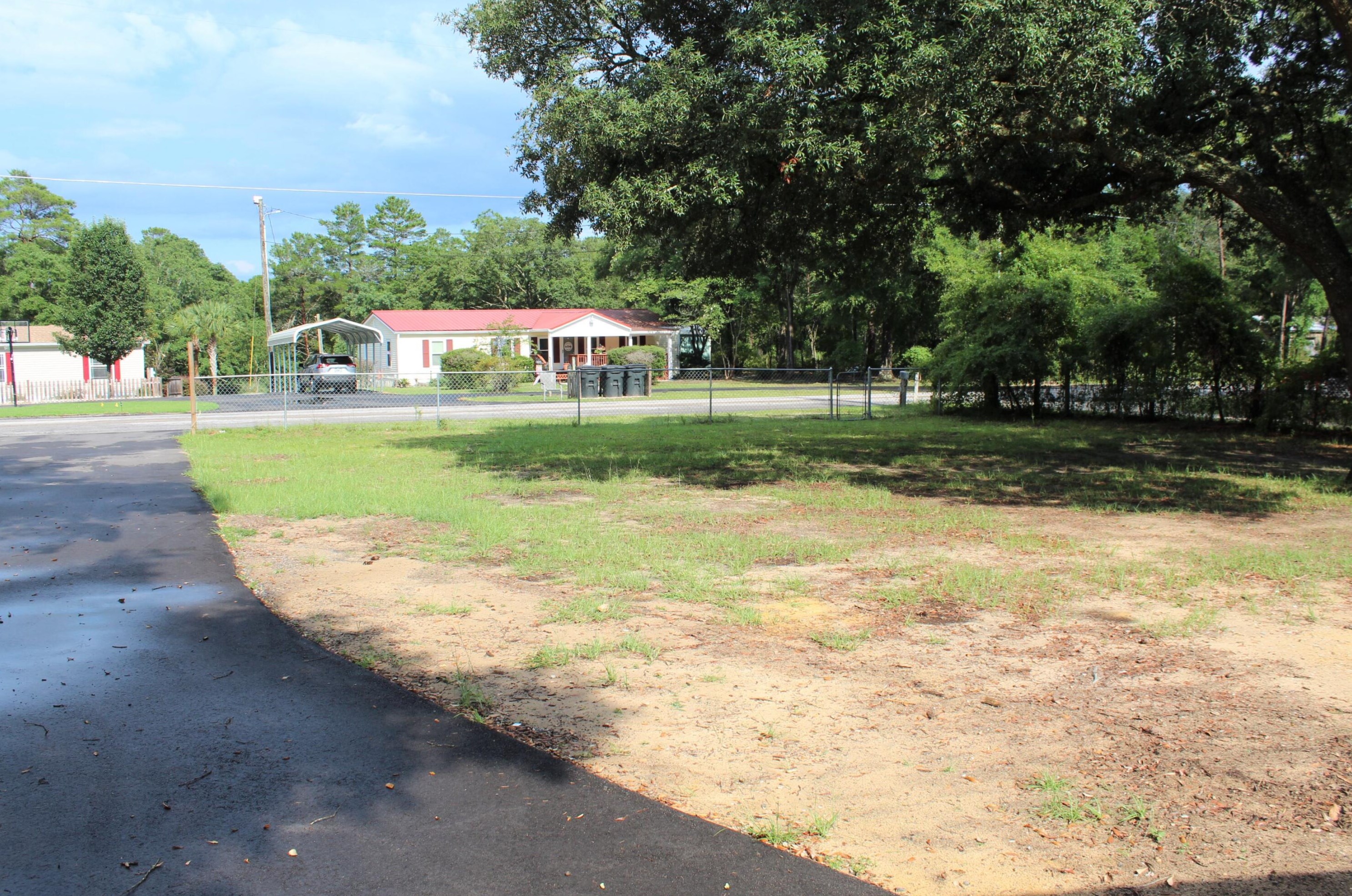 611 E Roberts Road E, Defuniak Springs, FL 32433