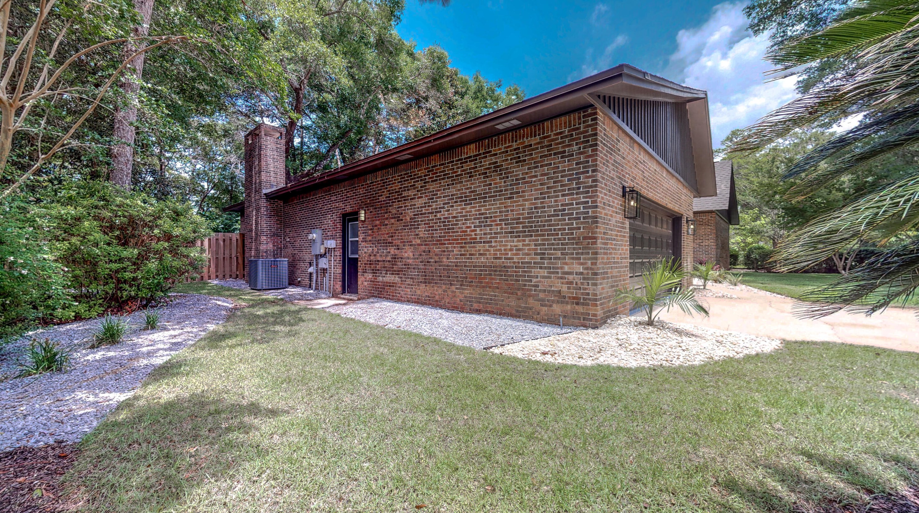 2419 Rocky Shores Dr, Niceville FL  32578-2370 exterior